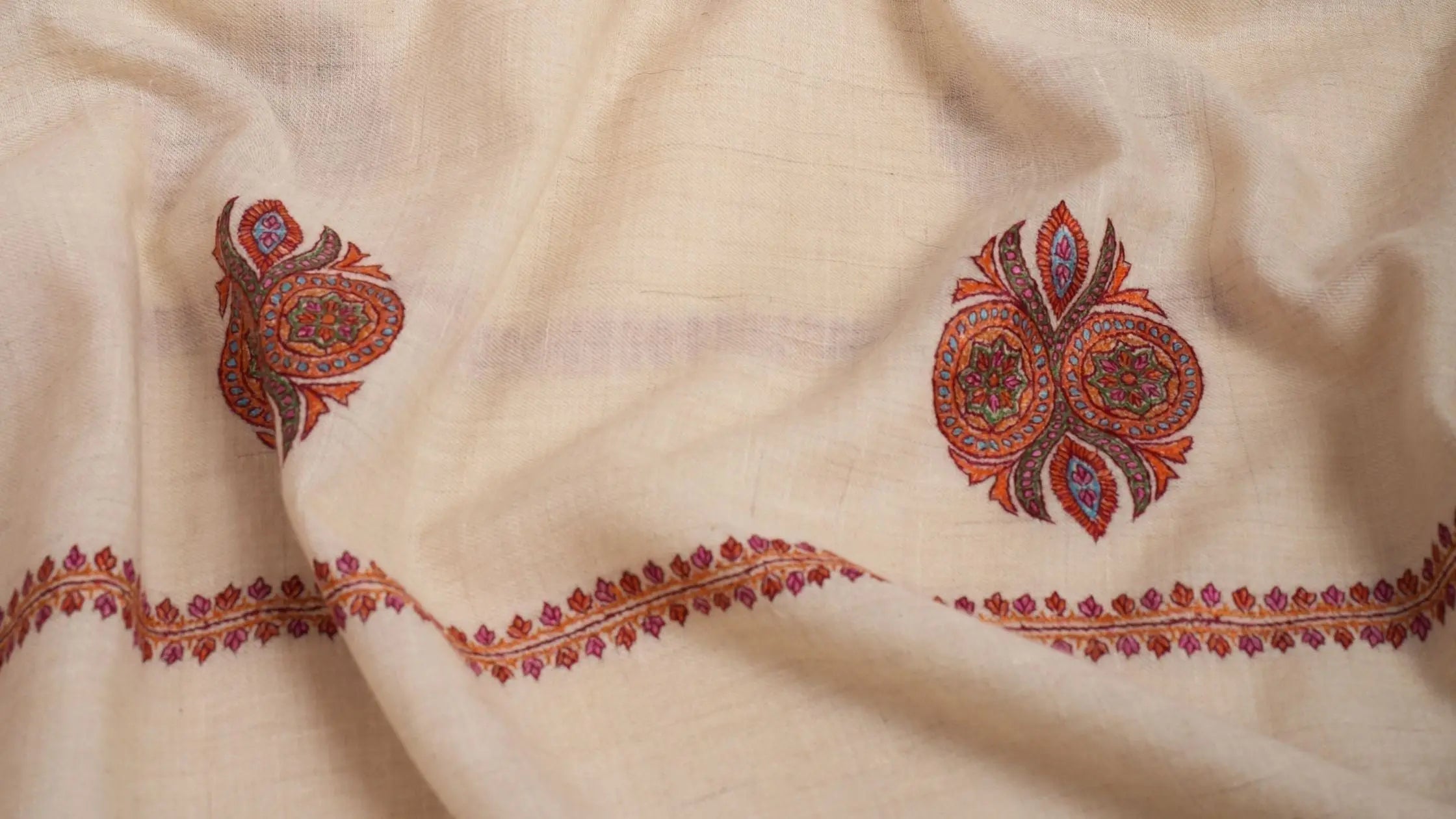 6-Reasons-Embroidered-Kashmiri-Shawls-Are-Still-in-Style-Today Shahkaar