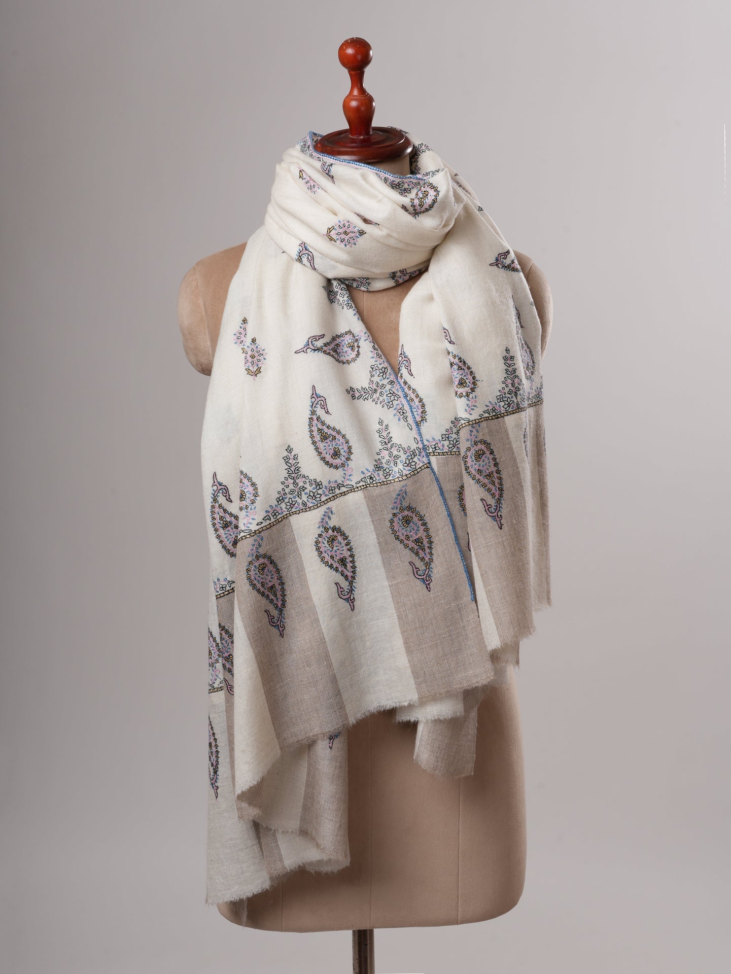 Paisley Floral Buteh Embroidered Kashmiri Pashmina Shawl – Handwoven Luxury Shahkaar