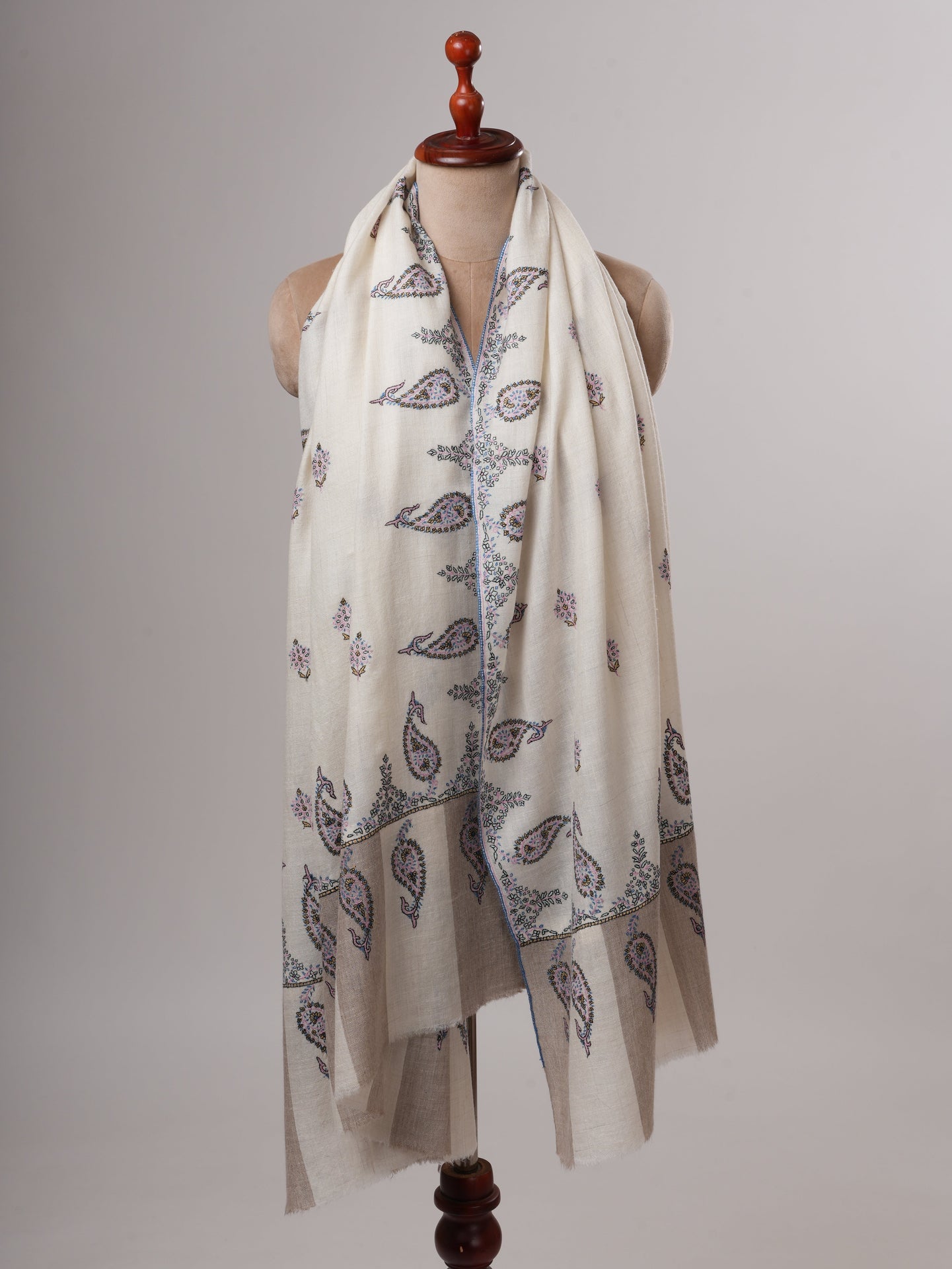Paisley Floral Buteh Embroidered Kashmiri Pashmina Shawl – Handwoven Luxury Shahkaar