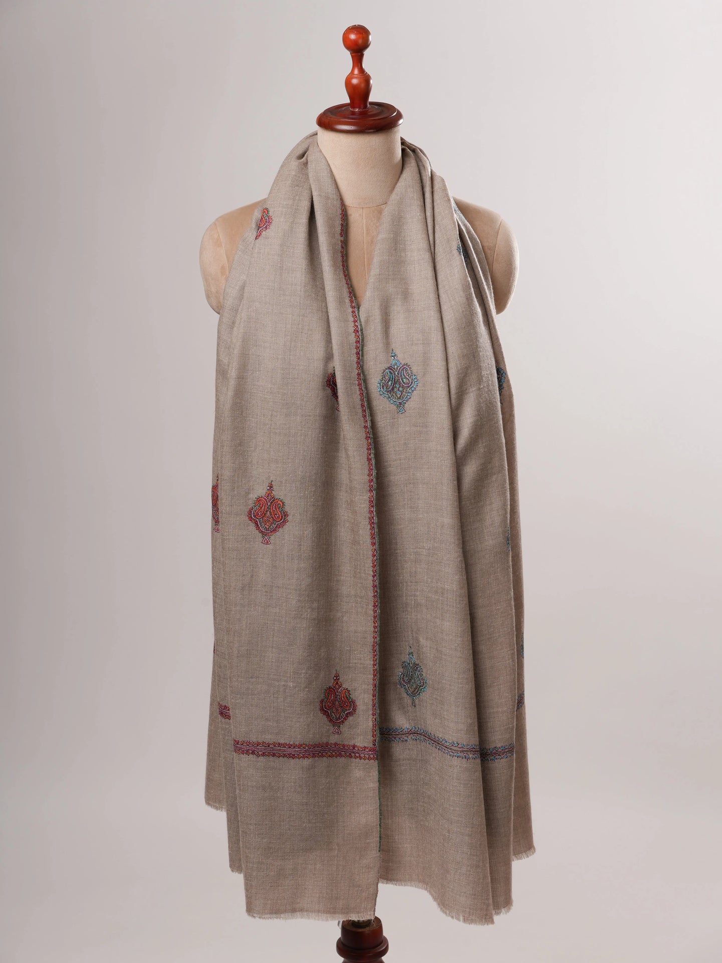 Aksi Embroidered Shahkaar Kashmiri Pashmina Shawl Shahkaar