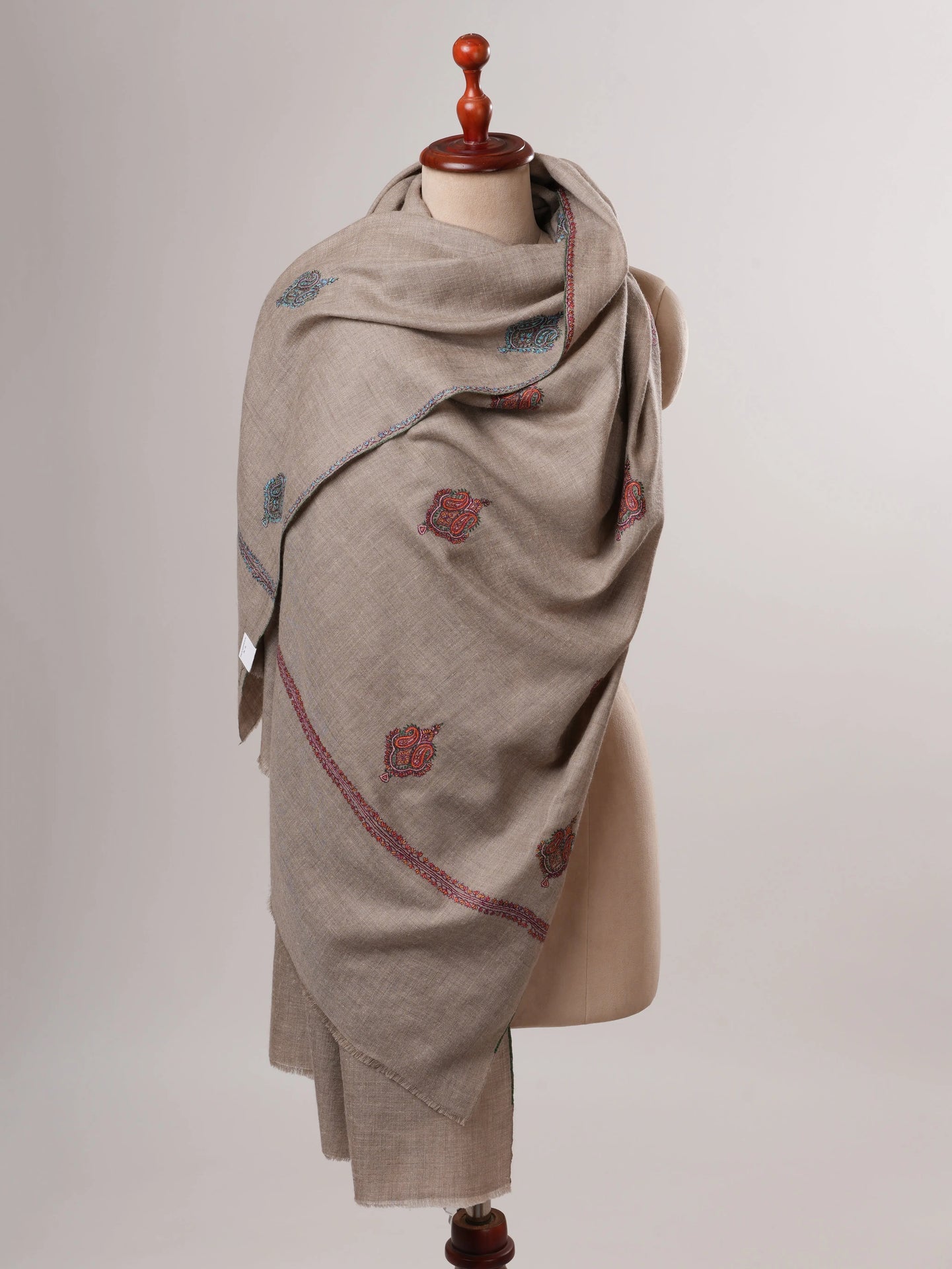 Aksi Embroidered Shahkaar Kashmiri Pashmina Shawl Shahkaar