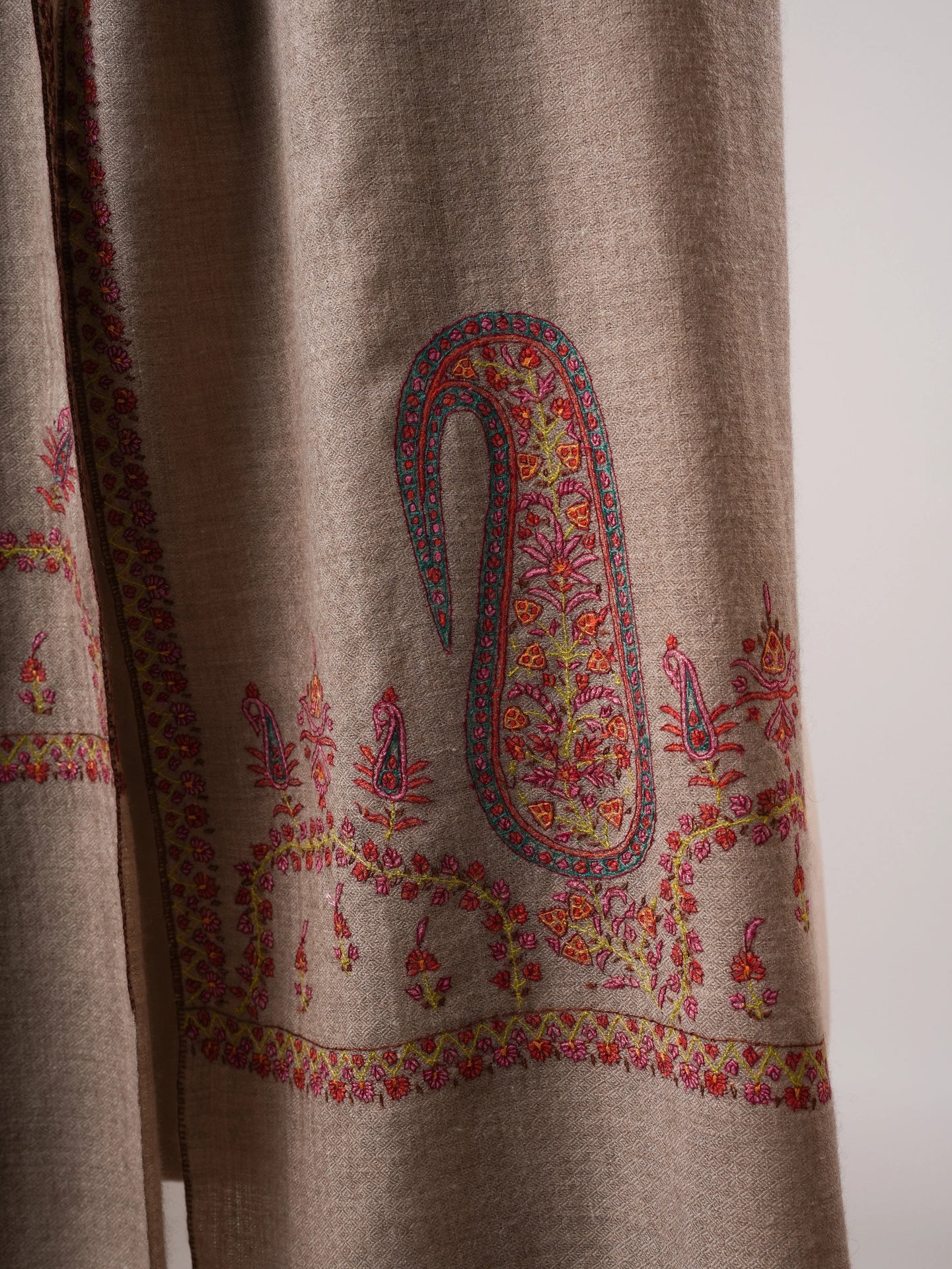 Artisan Crafted Grey Cashmere Scarf Featuring Detailed Palla Handwork Shahkaar