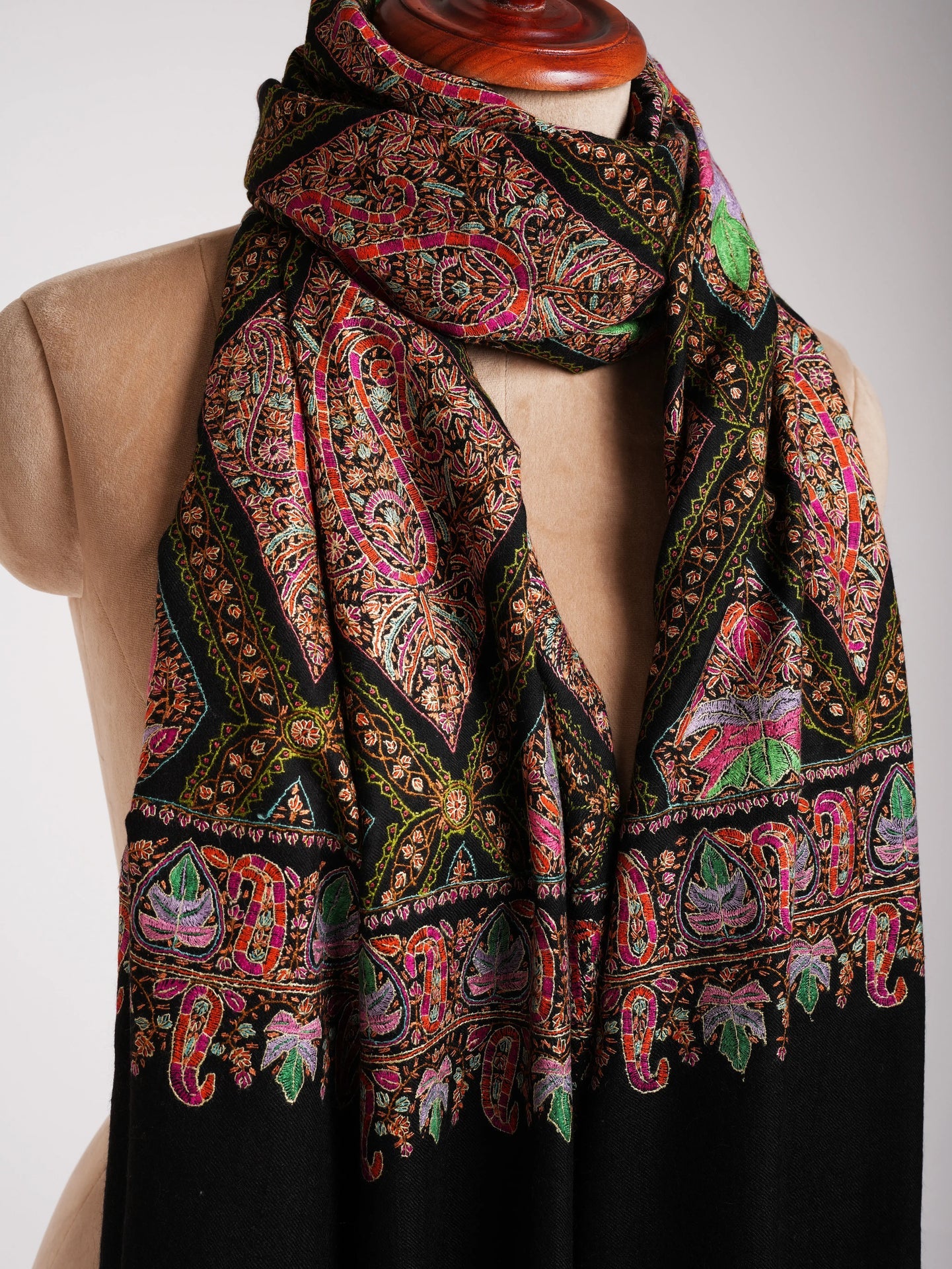 Black Sozni Chinar Embroidered Pashmina Jamavar Shawl Shahkaar