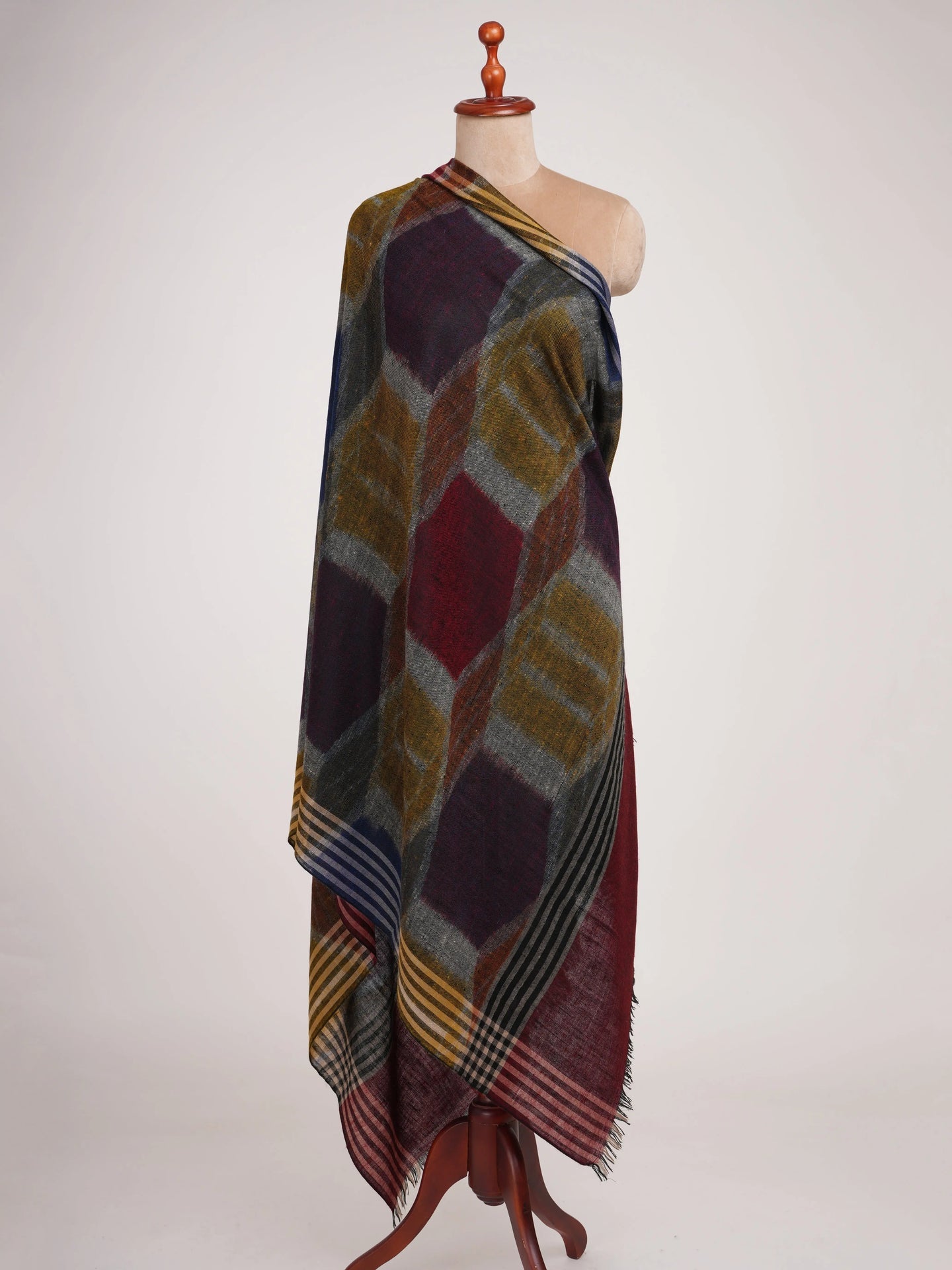 Contemporary Featherlight Handwoven Pashmina Shawl Shahkaar