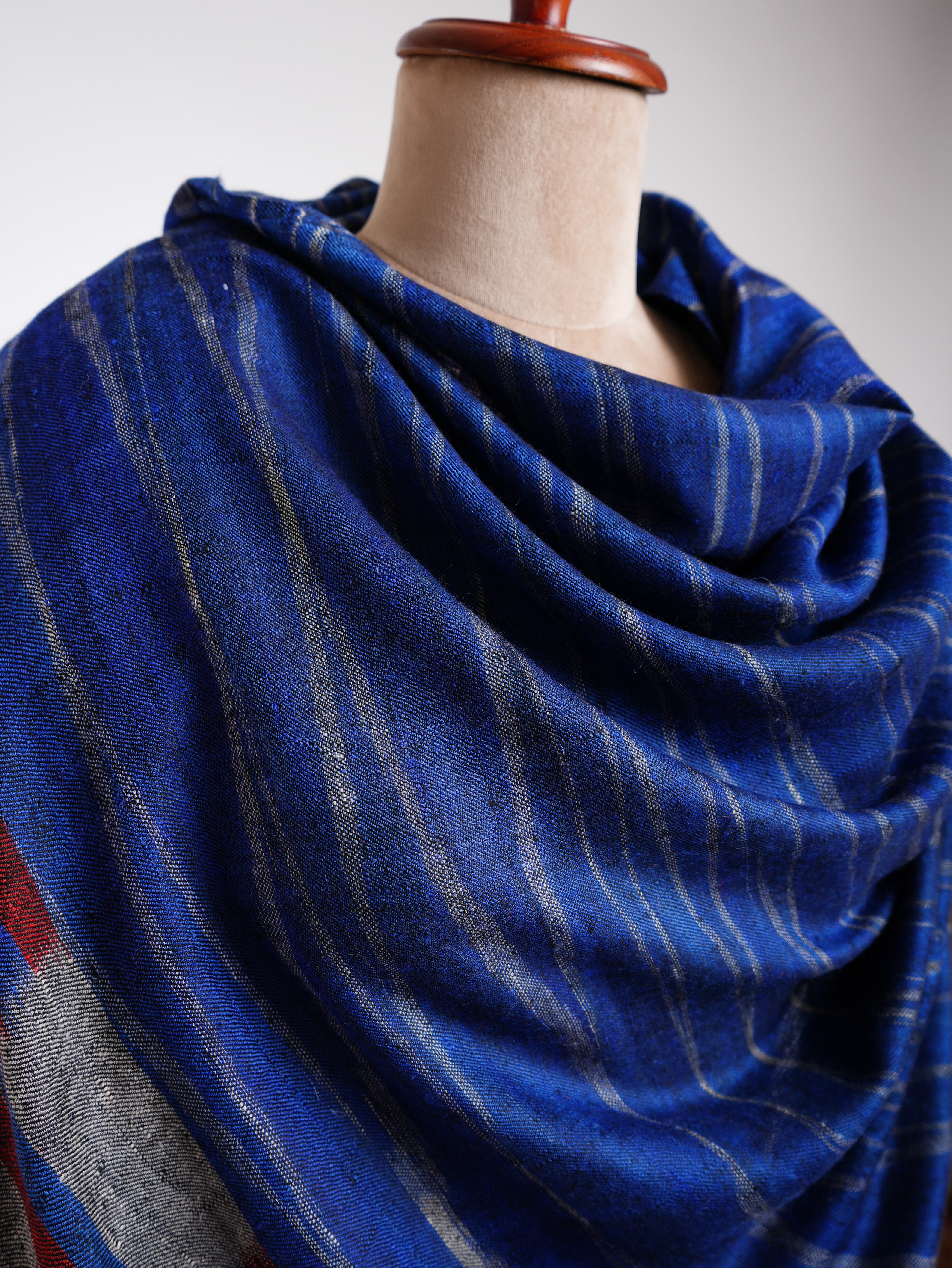 Scialle Pashmina blu contemporaneo