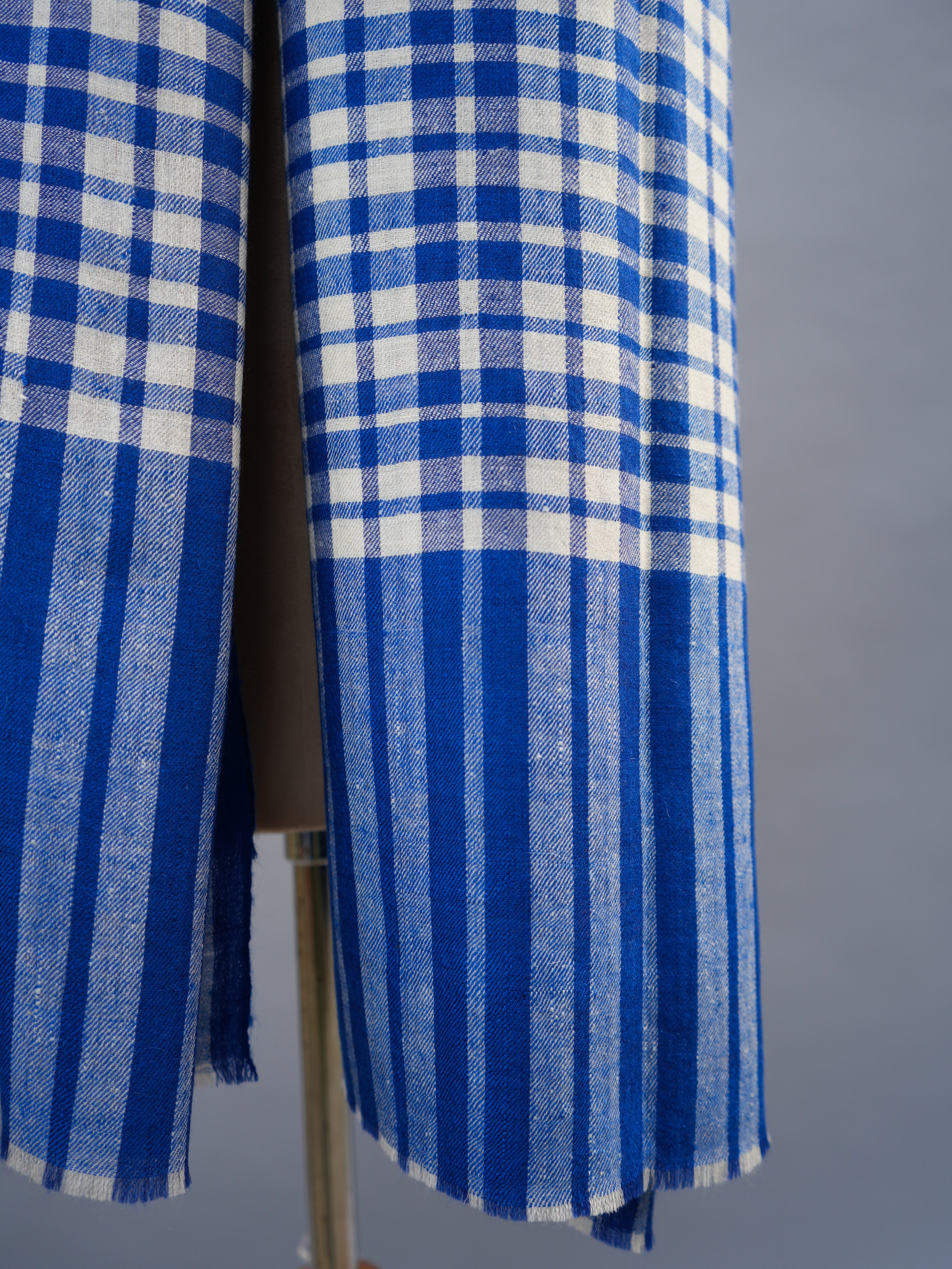 Scialle di Pashmina intrecciato a mano blu decente
