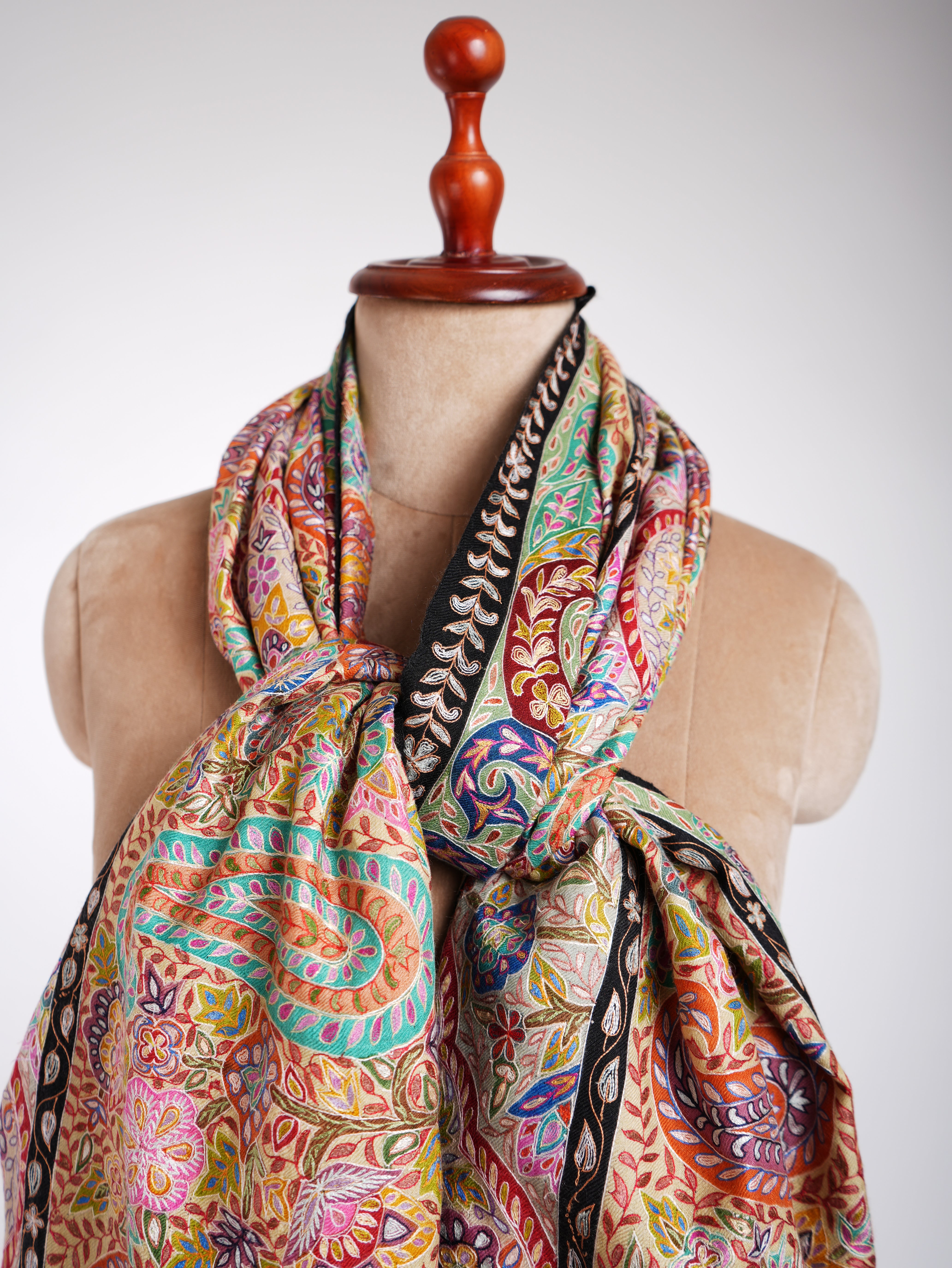 Handbemalter Pashmina-Schal aus feiner Kalamkari-Kunstseide