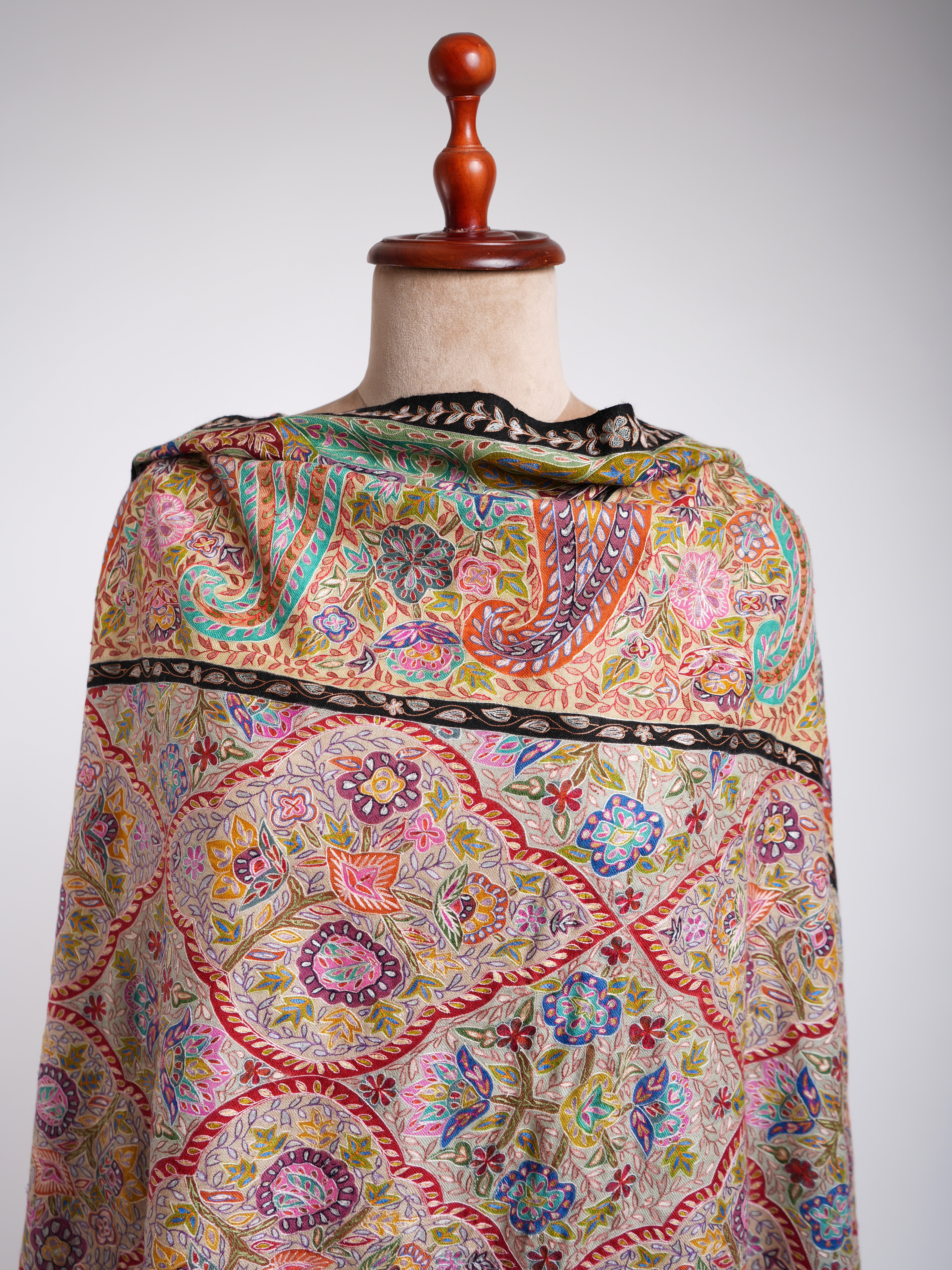 Handbemalter Pashmina-Schal aus feiner Kalamkari-Kunstseide