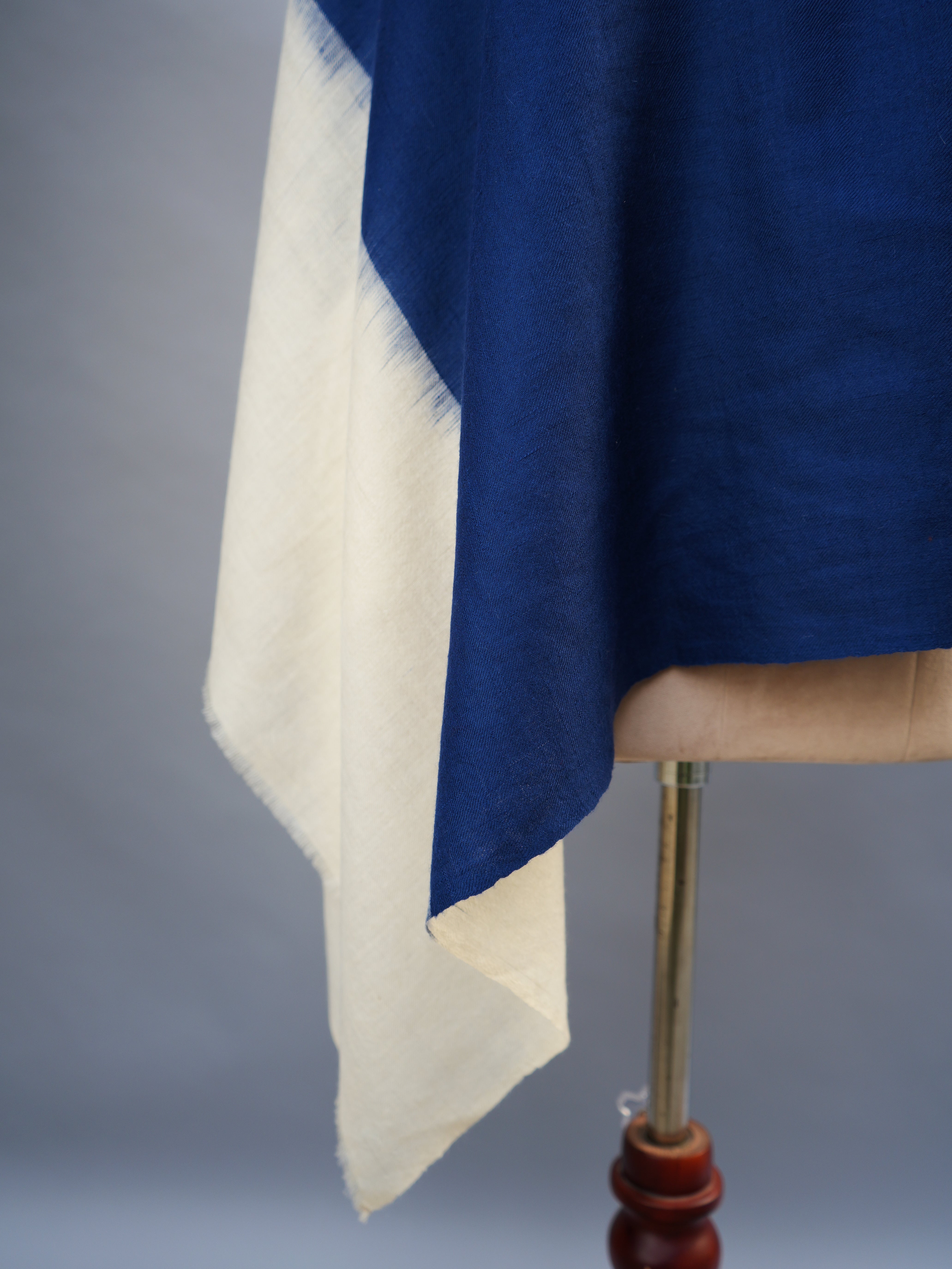 Scialle Pashmina moderno bianco blu