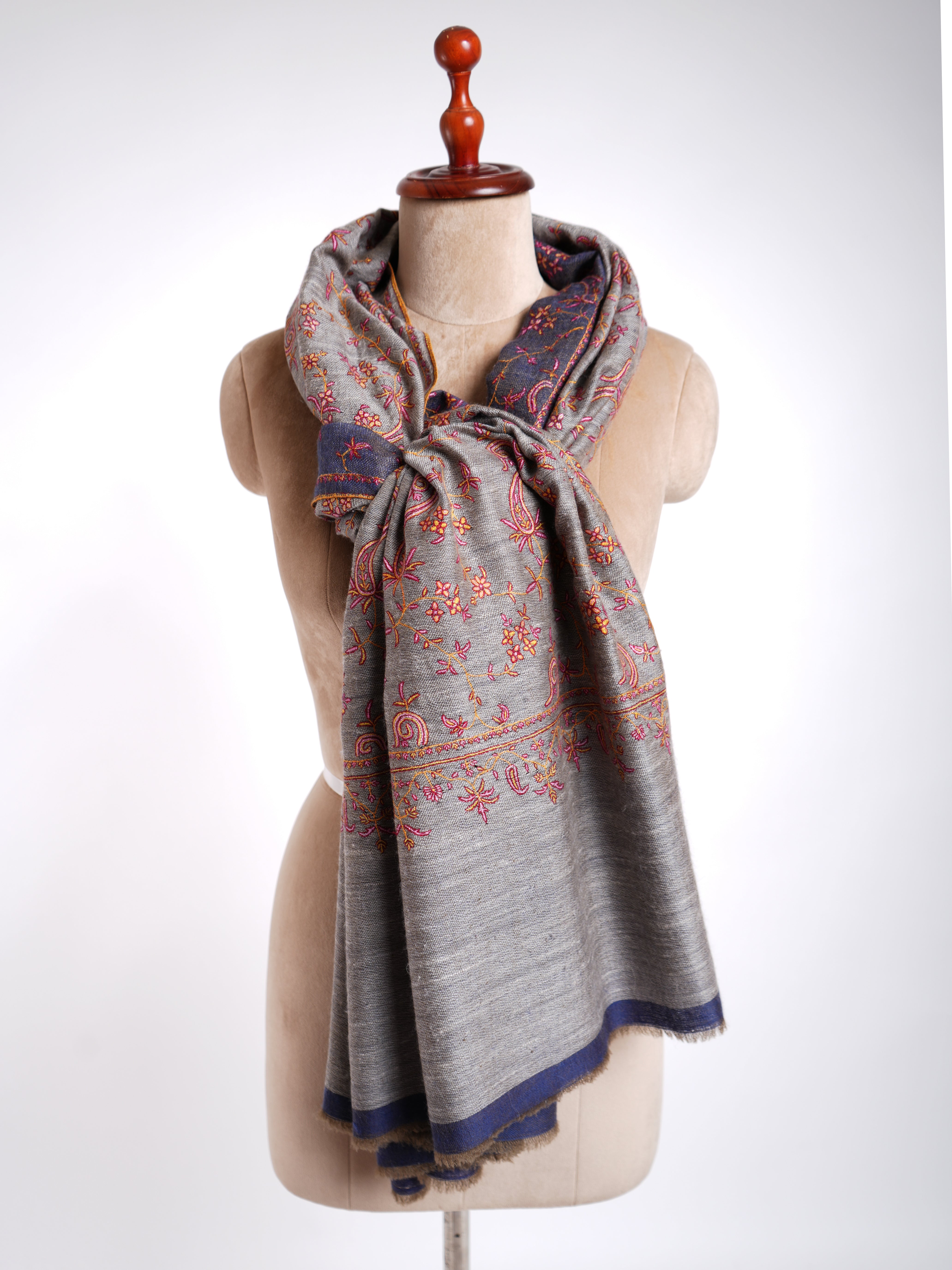 Dorukha Sozni Châle Pashmina Brodé Bleu