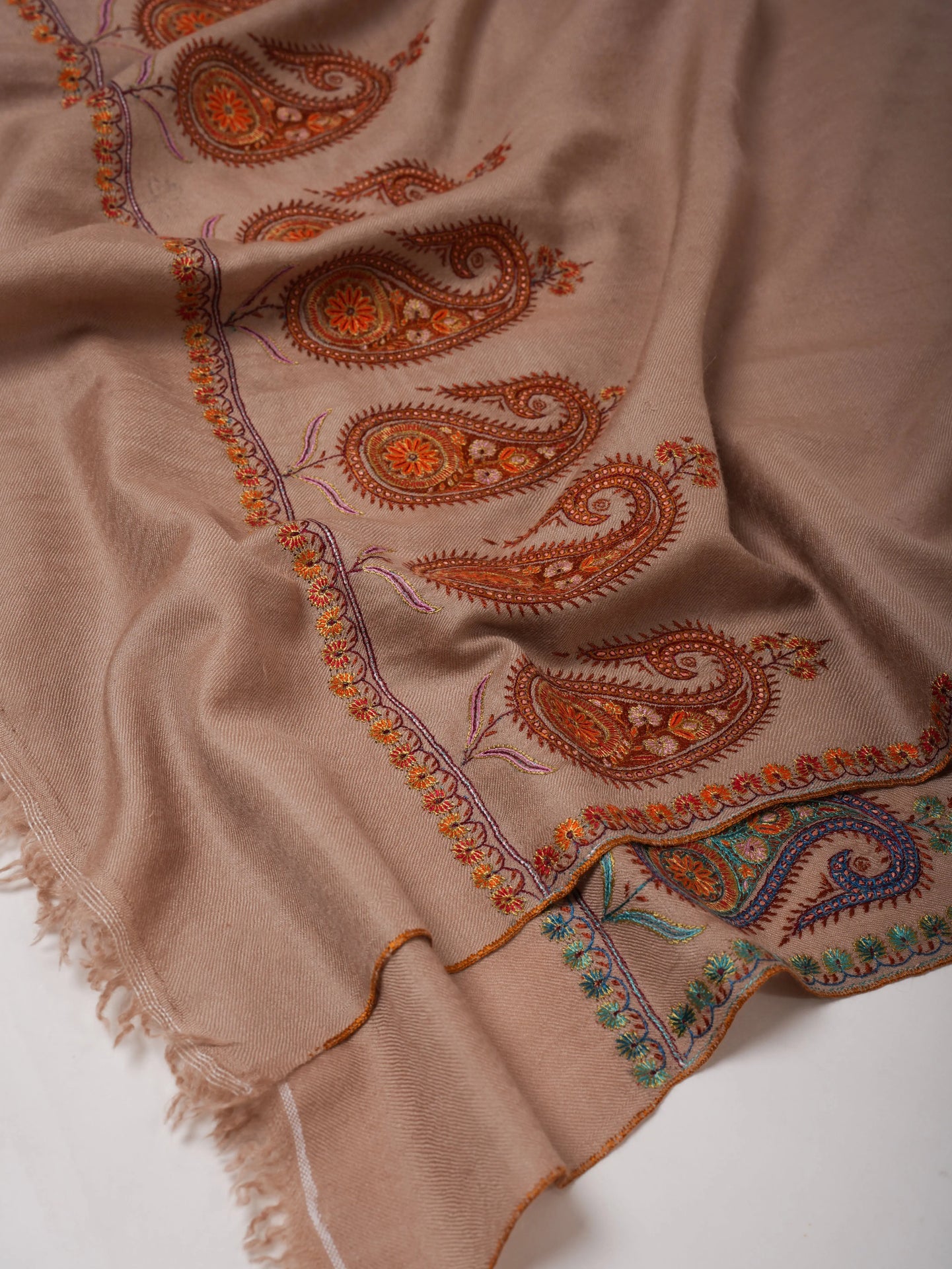 Dorukha Embroidery using Mulberry Silk On Pashmina - DAL Shahkaar