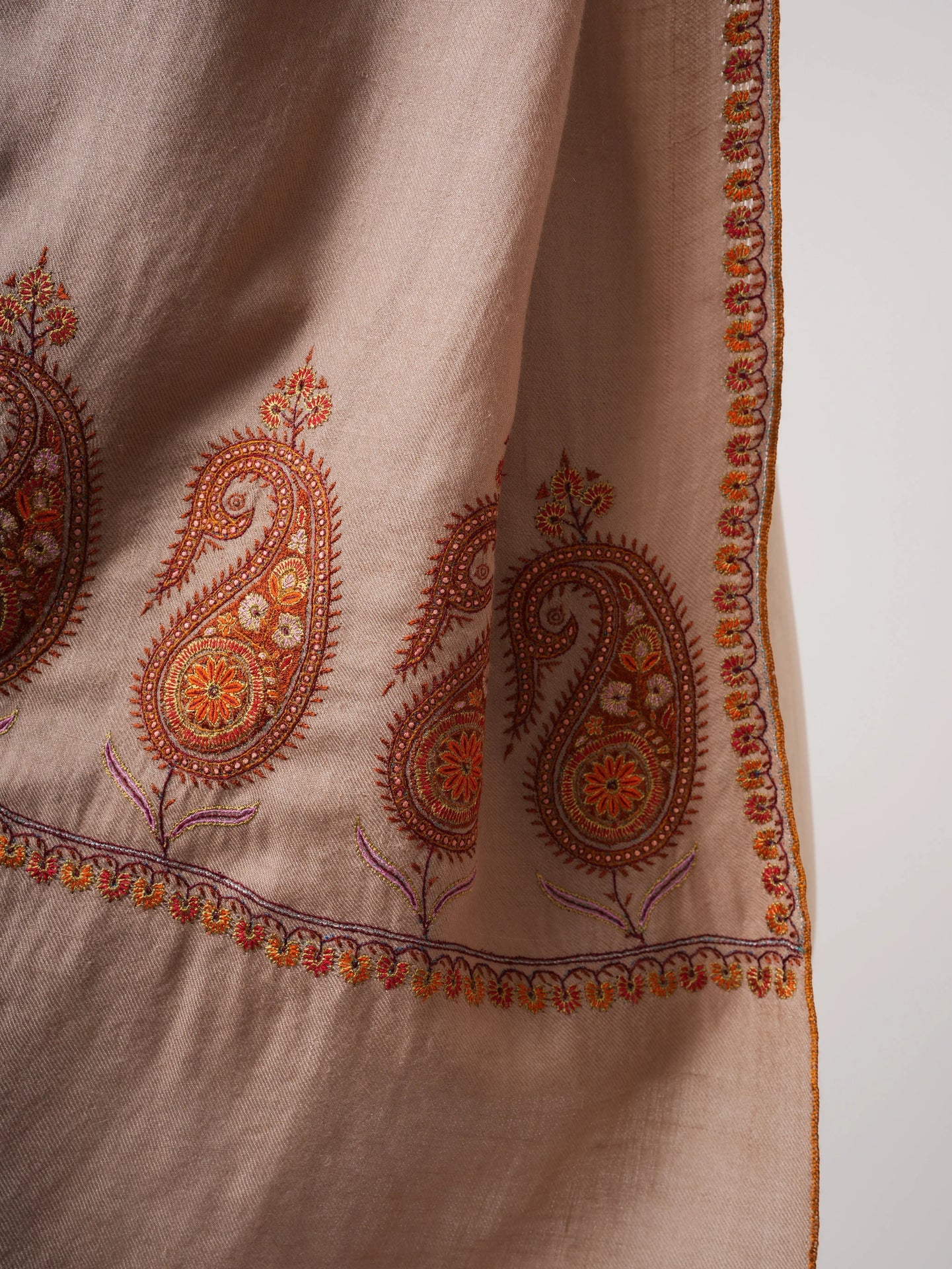 Dorukha Embroidery using Mulberry Silk On Pashmina - DAL Shahkaar