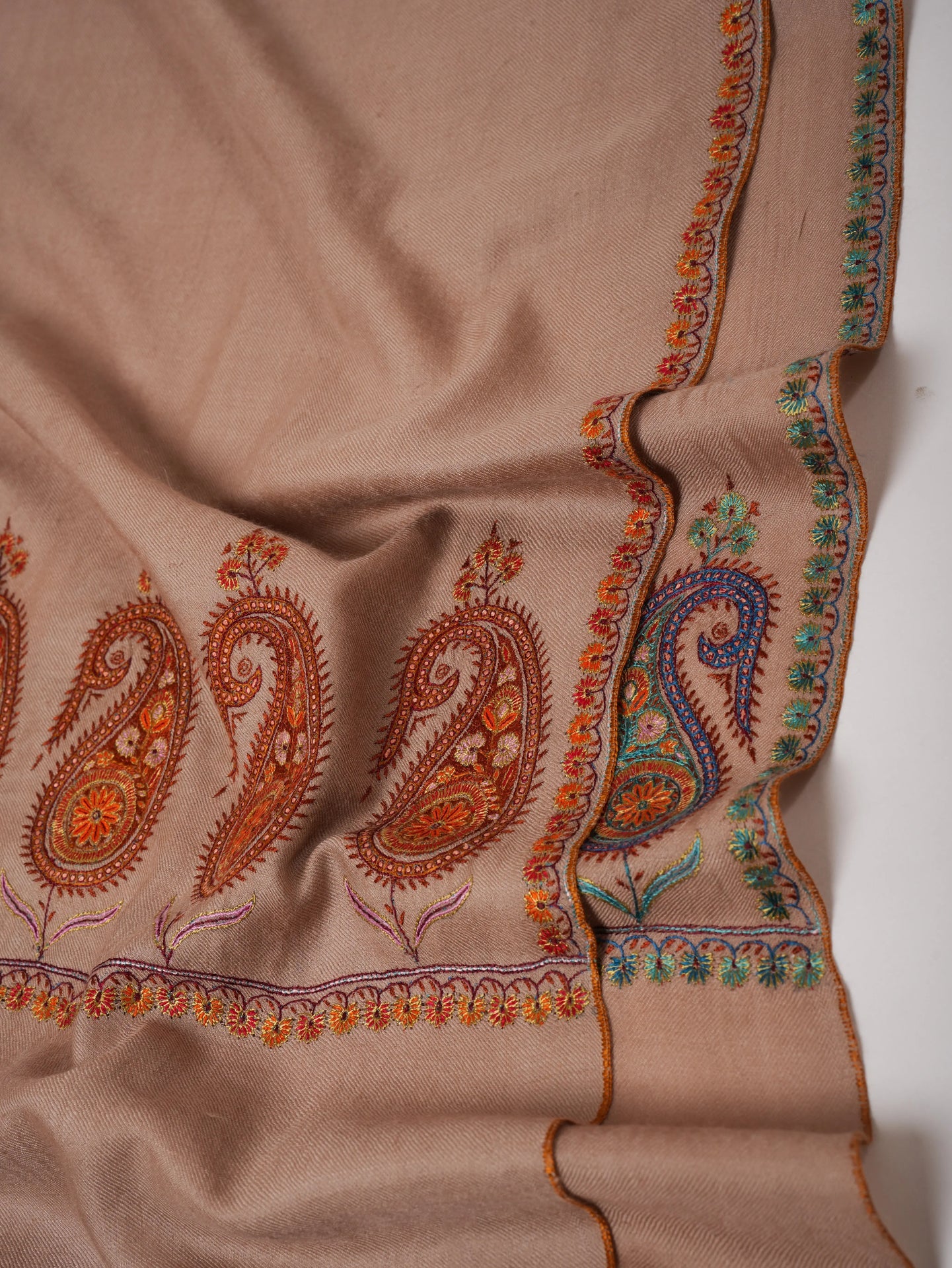 Dorukha Embroidery using Mulberry Silk On Pashmina - DAL Shahkaar