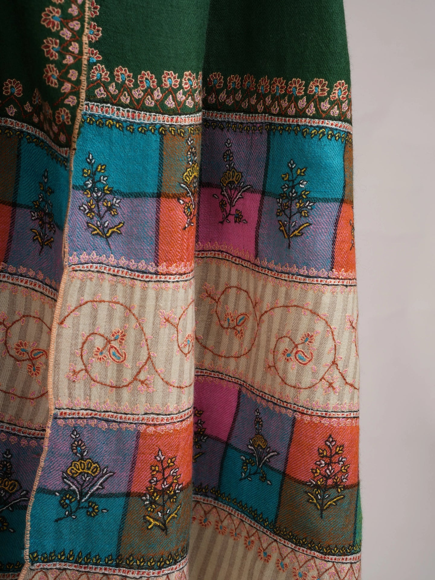 Emerald Green Pashmina Shawl with Contrasting Palla Shahkaar