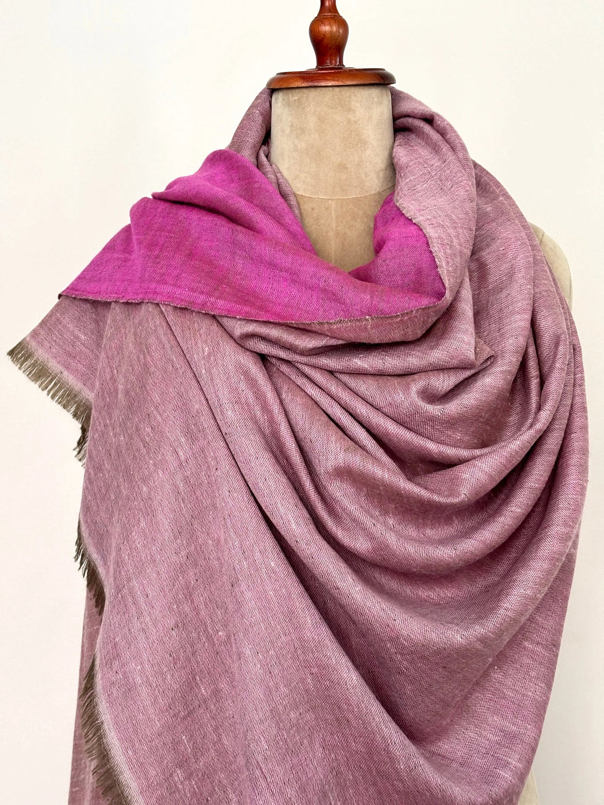 Fuchsia and Ivory Dorukha Kashmiri Pashmina Handloom Shawl Shahkaar
