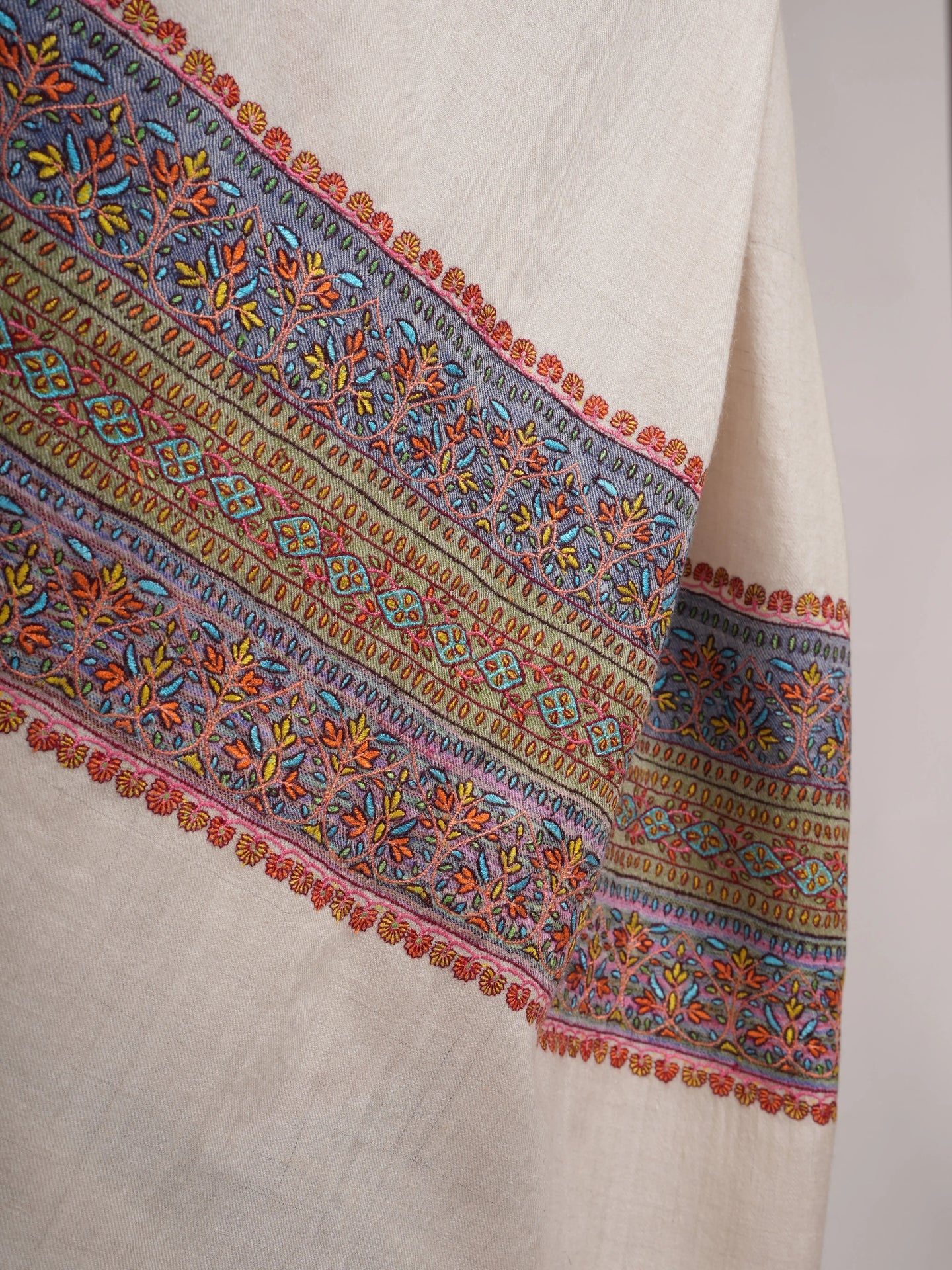 Ivory Palla Embroidered Handwoven Pashmina Shawl Shahkaar