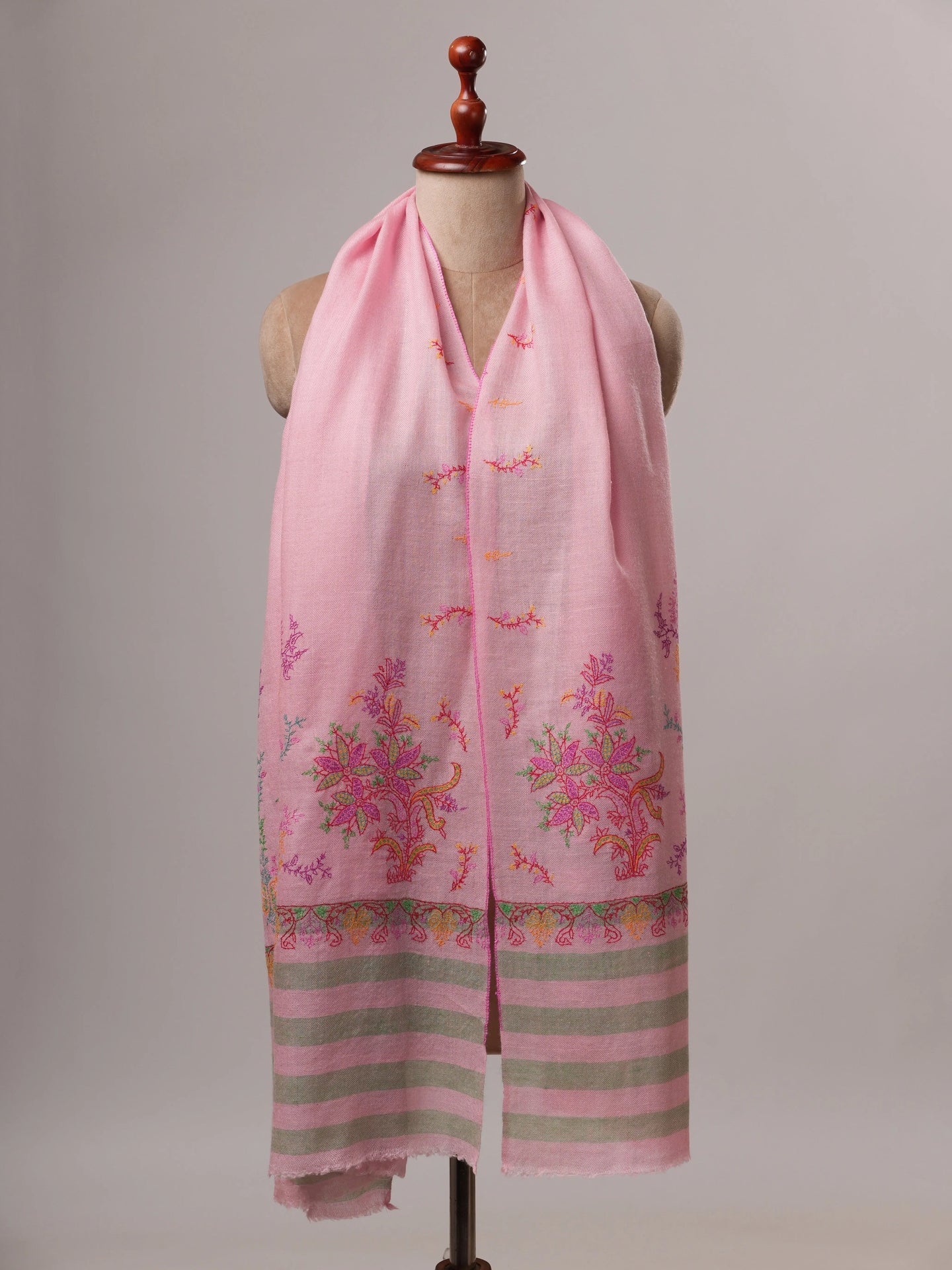 Luxurious Baby Pink Cashmere Scarf Featuring Delicate Palla Handwork Shahkaar