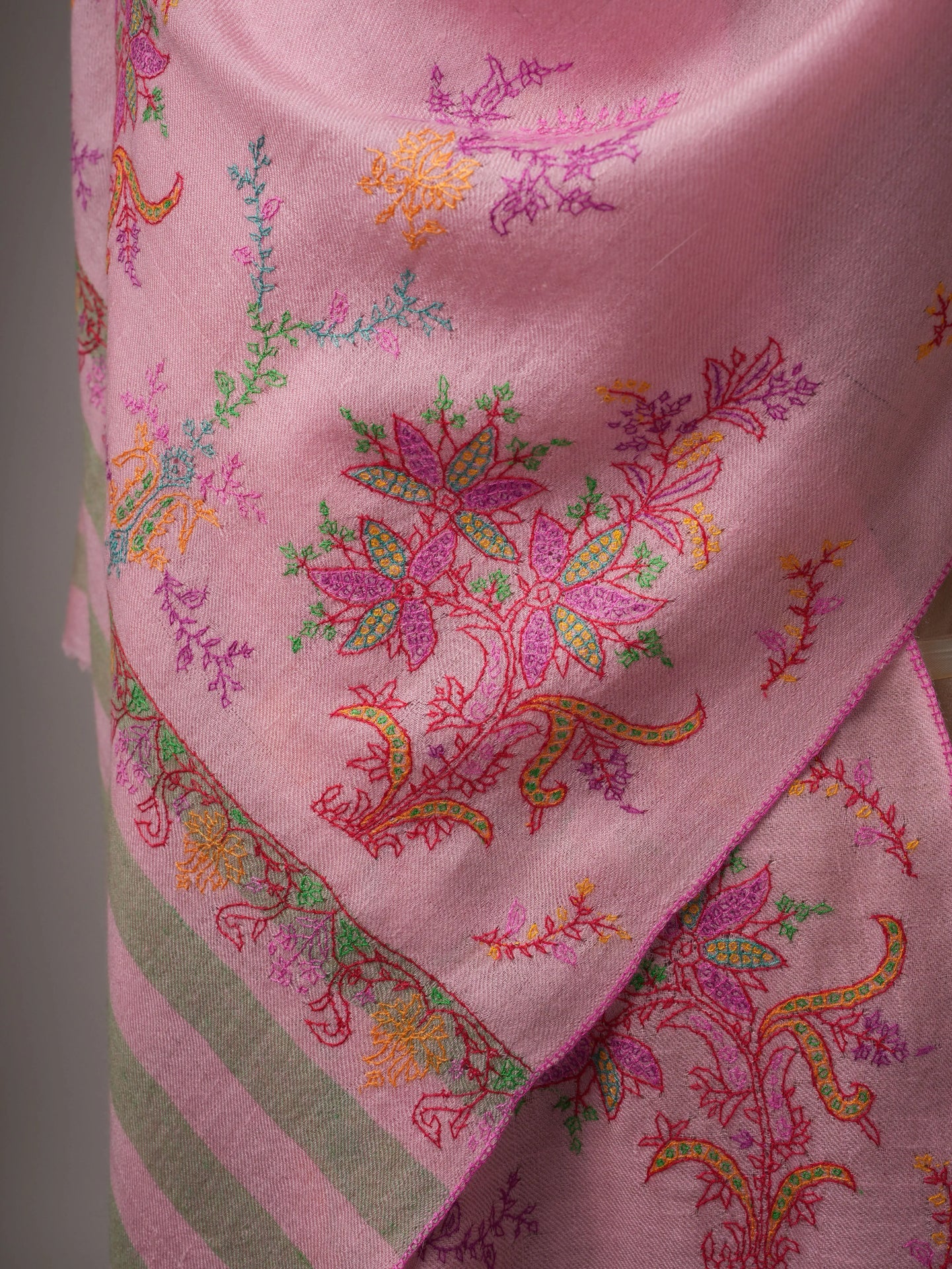 Luxurious Baby Pink Cashmere Scarf Featuring Delicate Palla Handwork Shahkaar