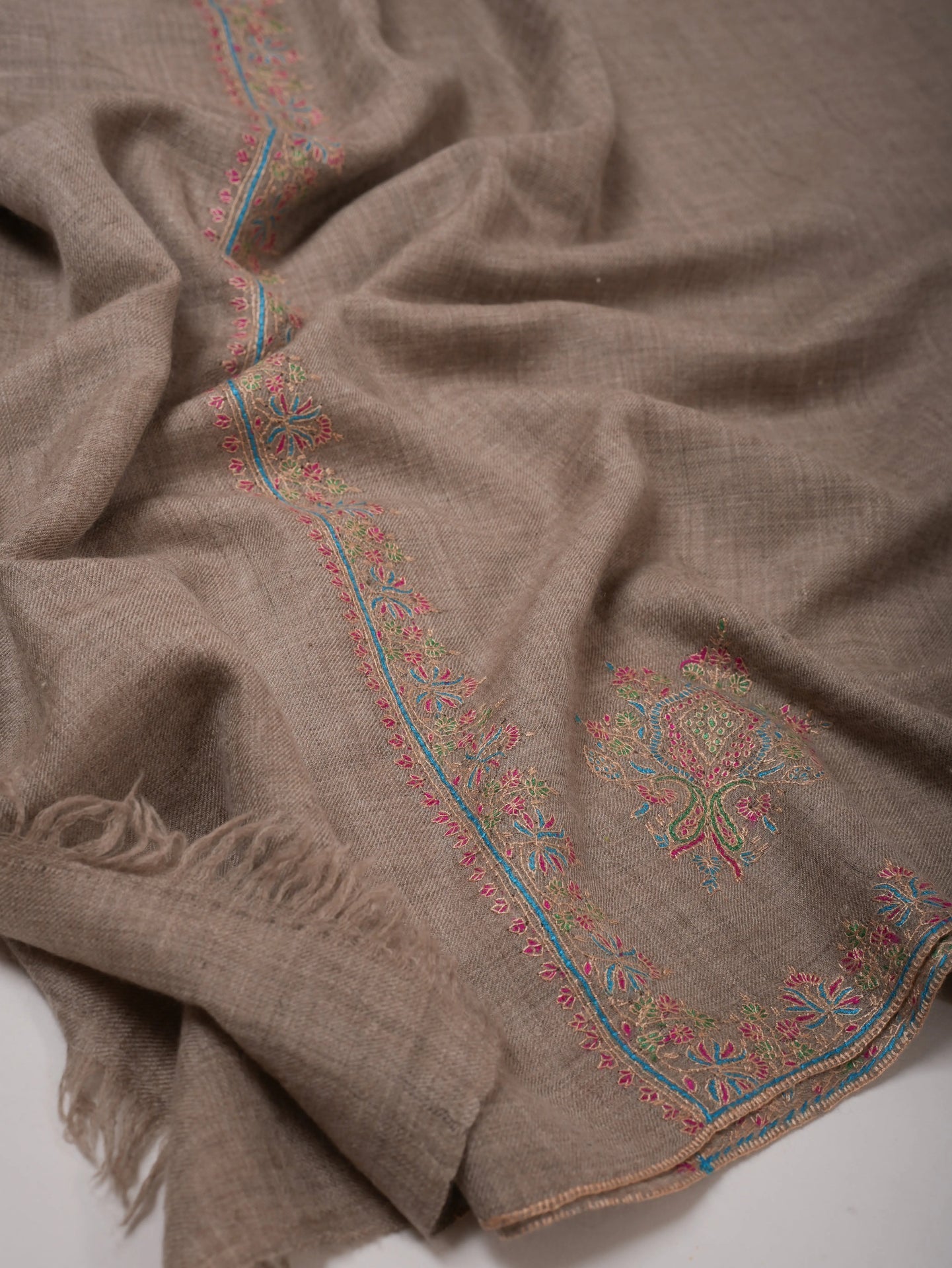 Natural Grey Fine Pashmina Shawl with Hashia Embroidery – Soft & Luxurious Shahkaar