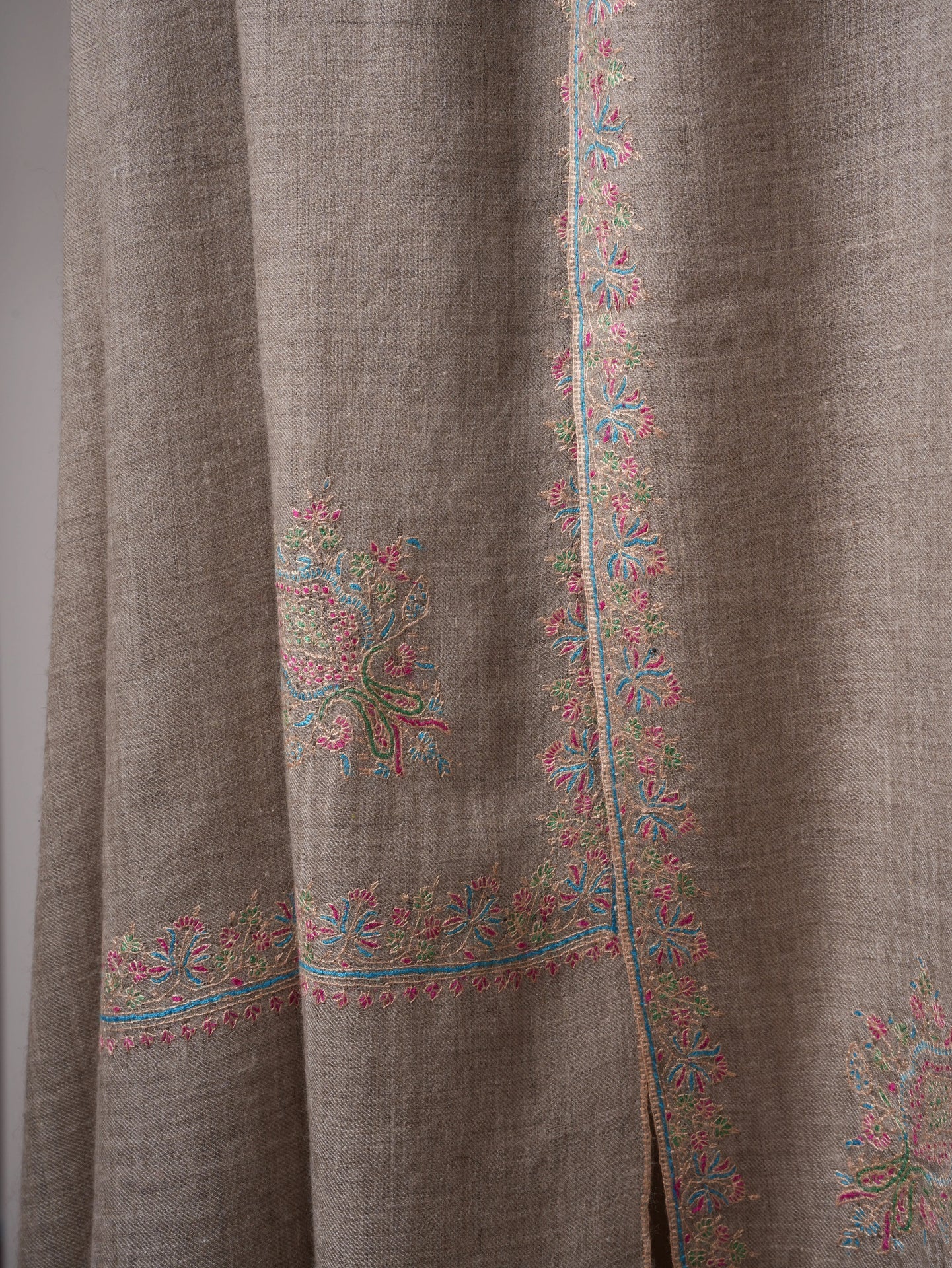 Natural Grey Fine Pashmina Shawl with Hashia Embroidery – Soft & Luxurious Shahkaar