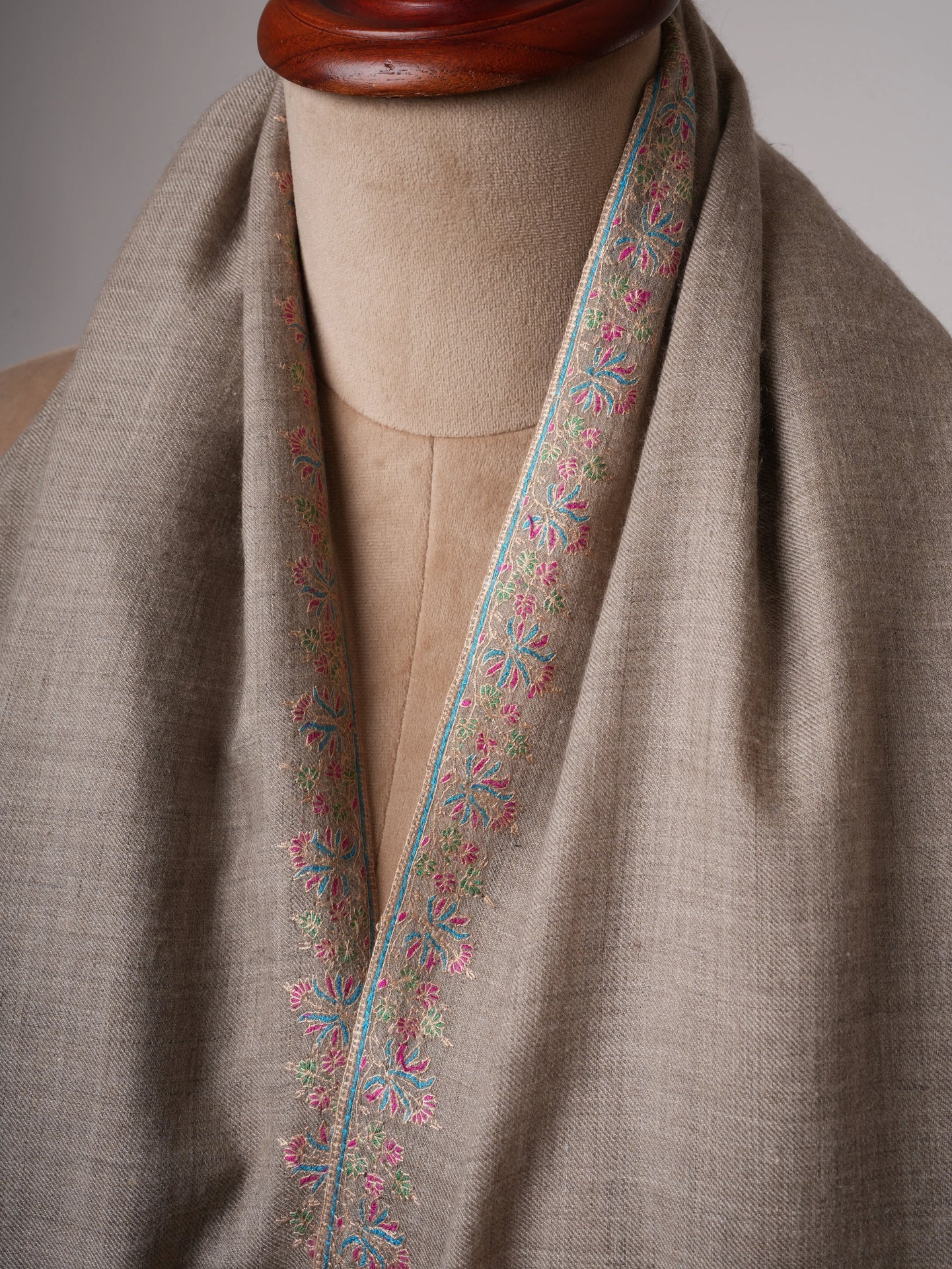 Natural Grey Fine Pashmina Shawl with Hashia Embroidery – Soft & Luxurious Shahkaar