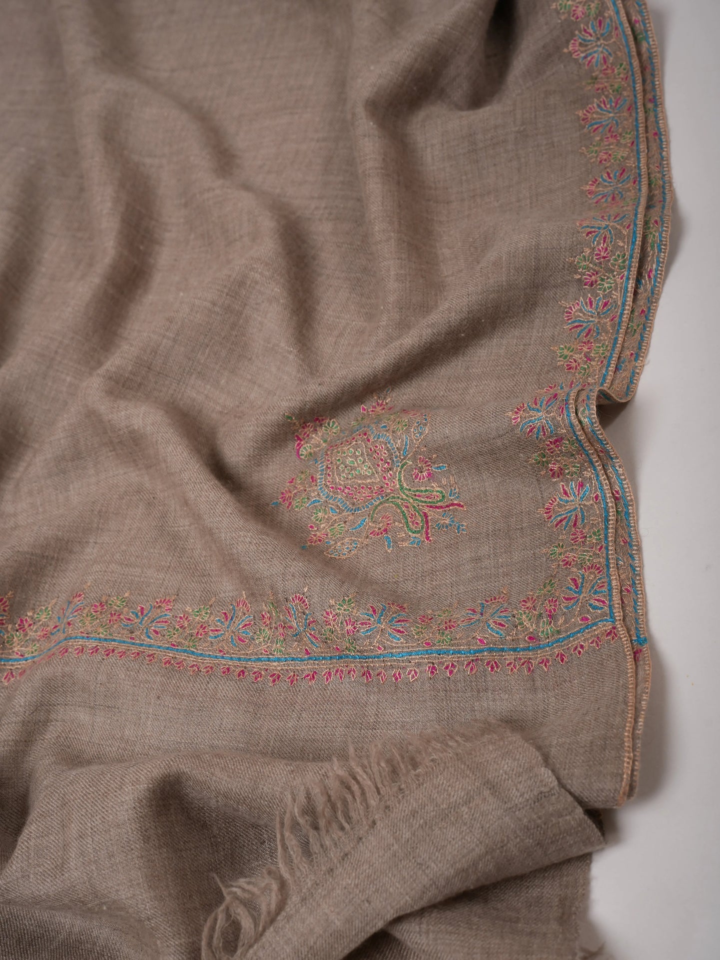 Natural Grey Fine Pashmina Shawl with Hashia Embroidery – Soft & Luxurious Shahkaar