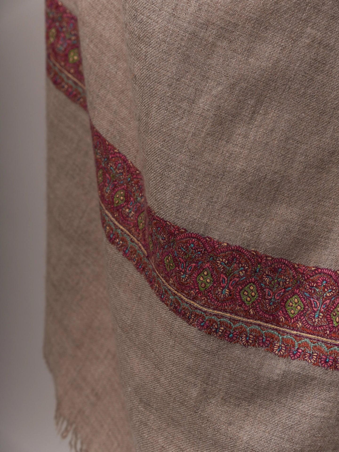 Natural Grey Handspun Neem Daur Soft Pashmina Shawl Shahkaar