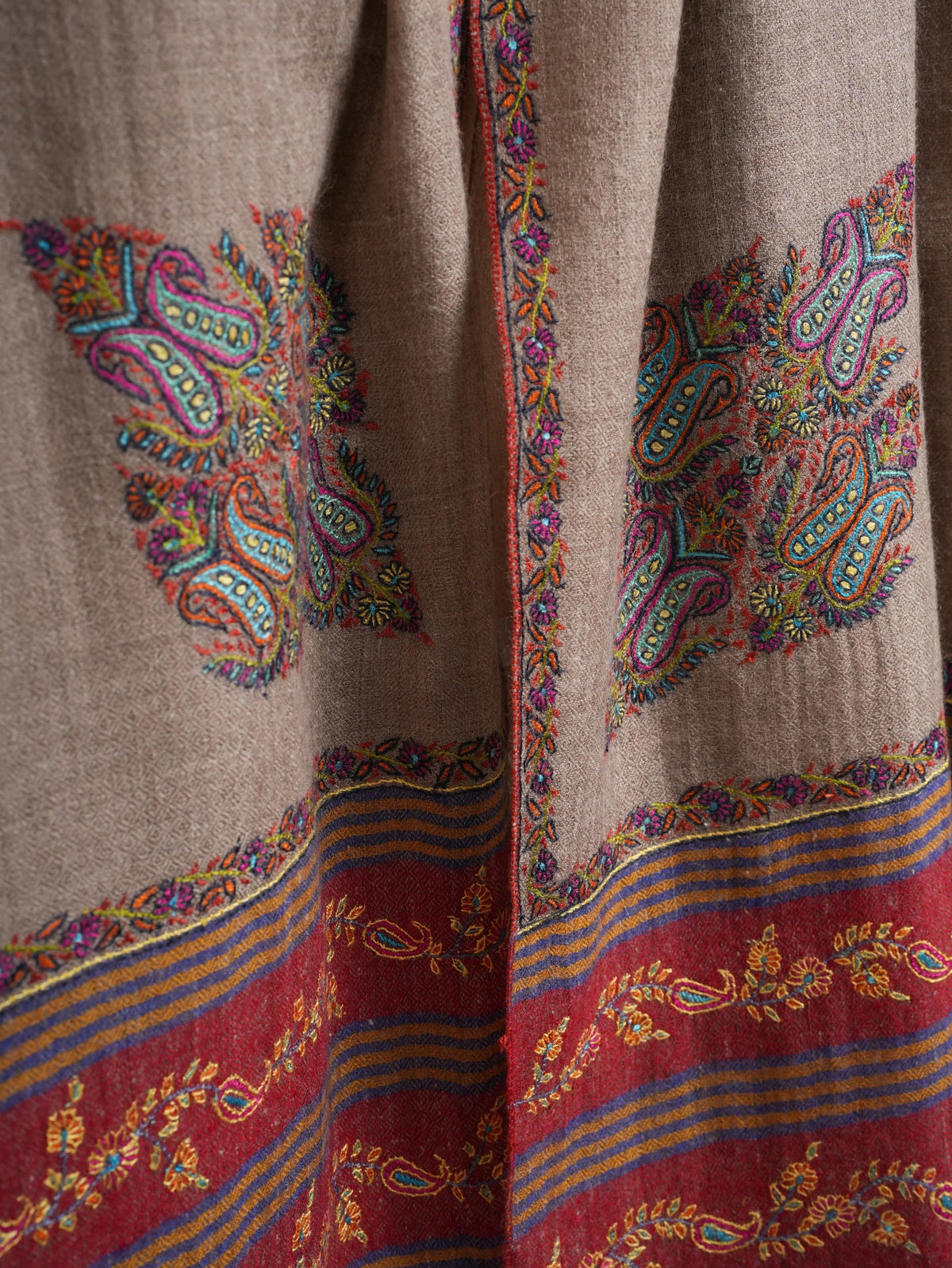 Natural Grey Pashmina Shawl with Contrast Palla Embroidery Shahkaar