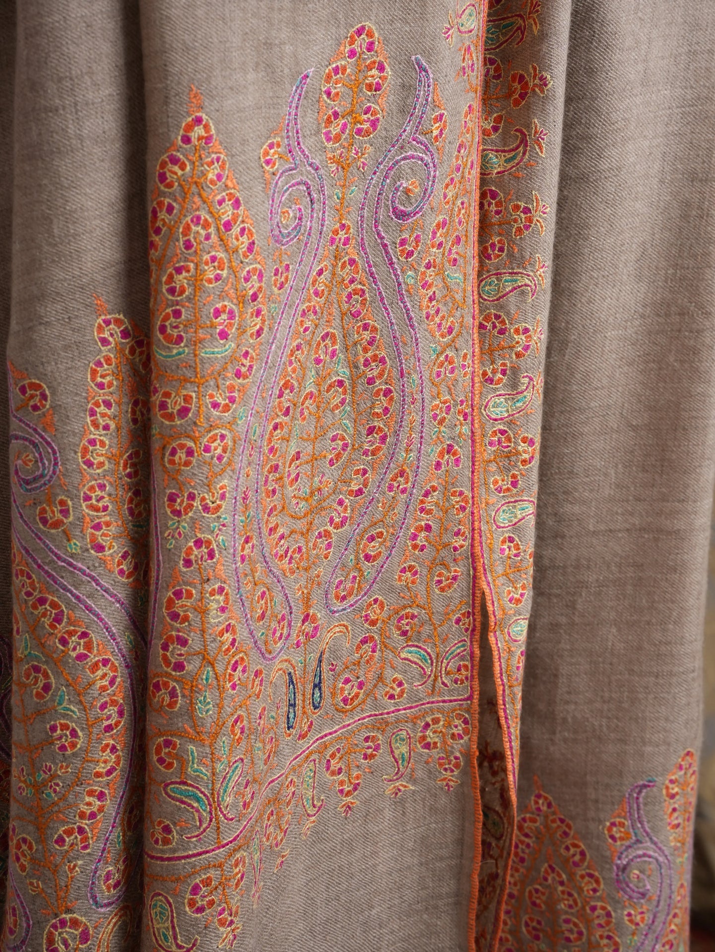 Natural Zati Palla Embroidered Pashmina Shawl Shahkaar