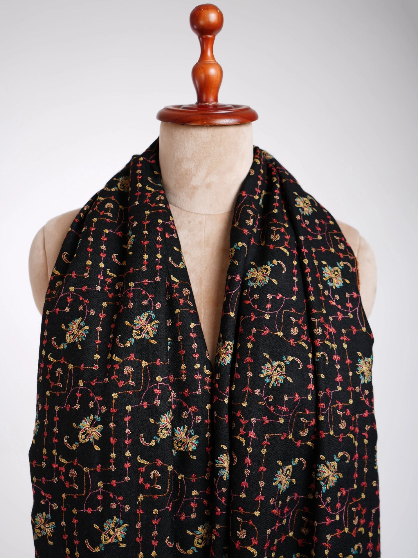 Pretty Black Kashmiri Pashmina Shawl Shahkaar