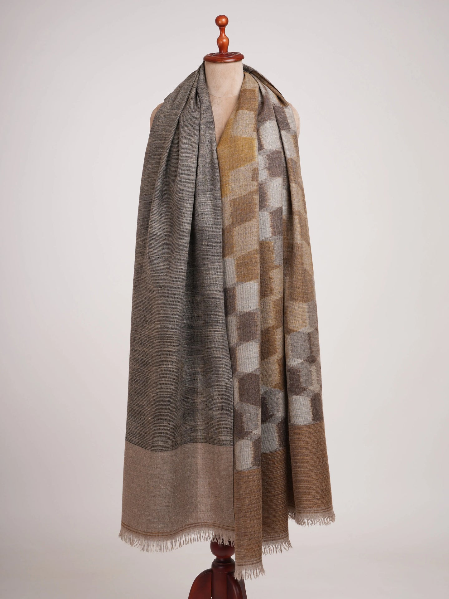 Rare Dualshade Oversized Pashmina Shahkaar