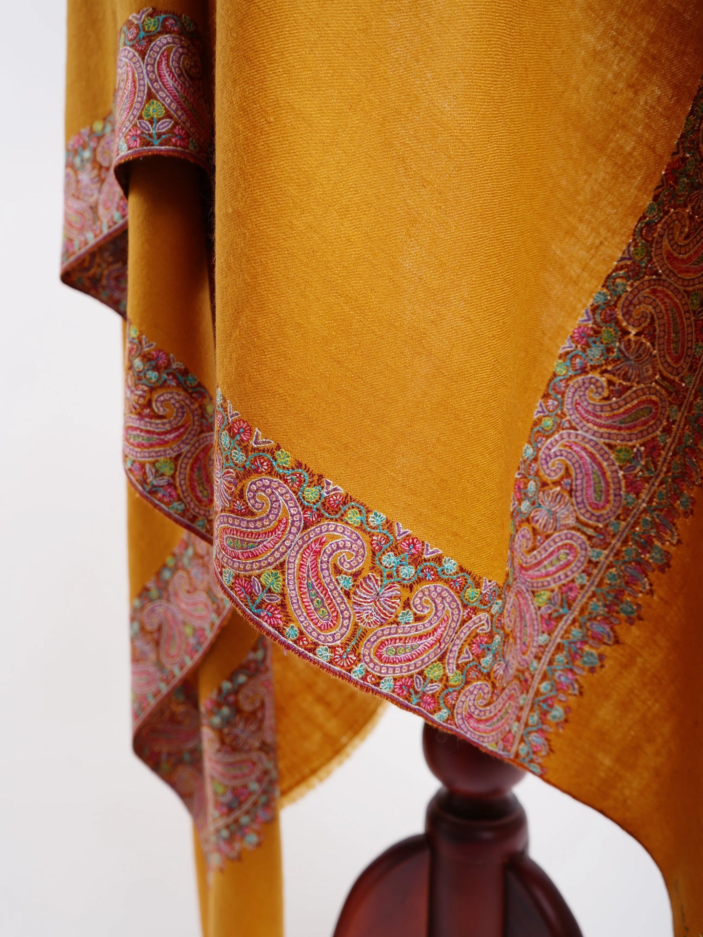 Royal Paisley Sozni Hand Embroidered Pashmina Shawl Shahkaar