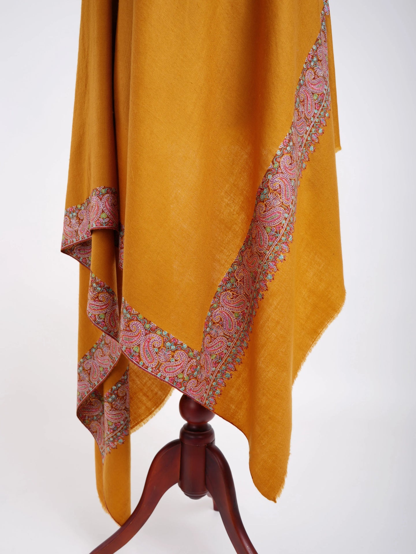 Royal Paisley Sozni Hand Embroidered Pashmina Shawl Shahkaar