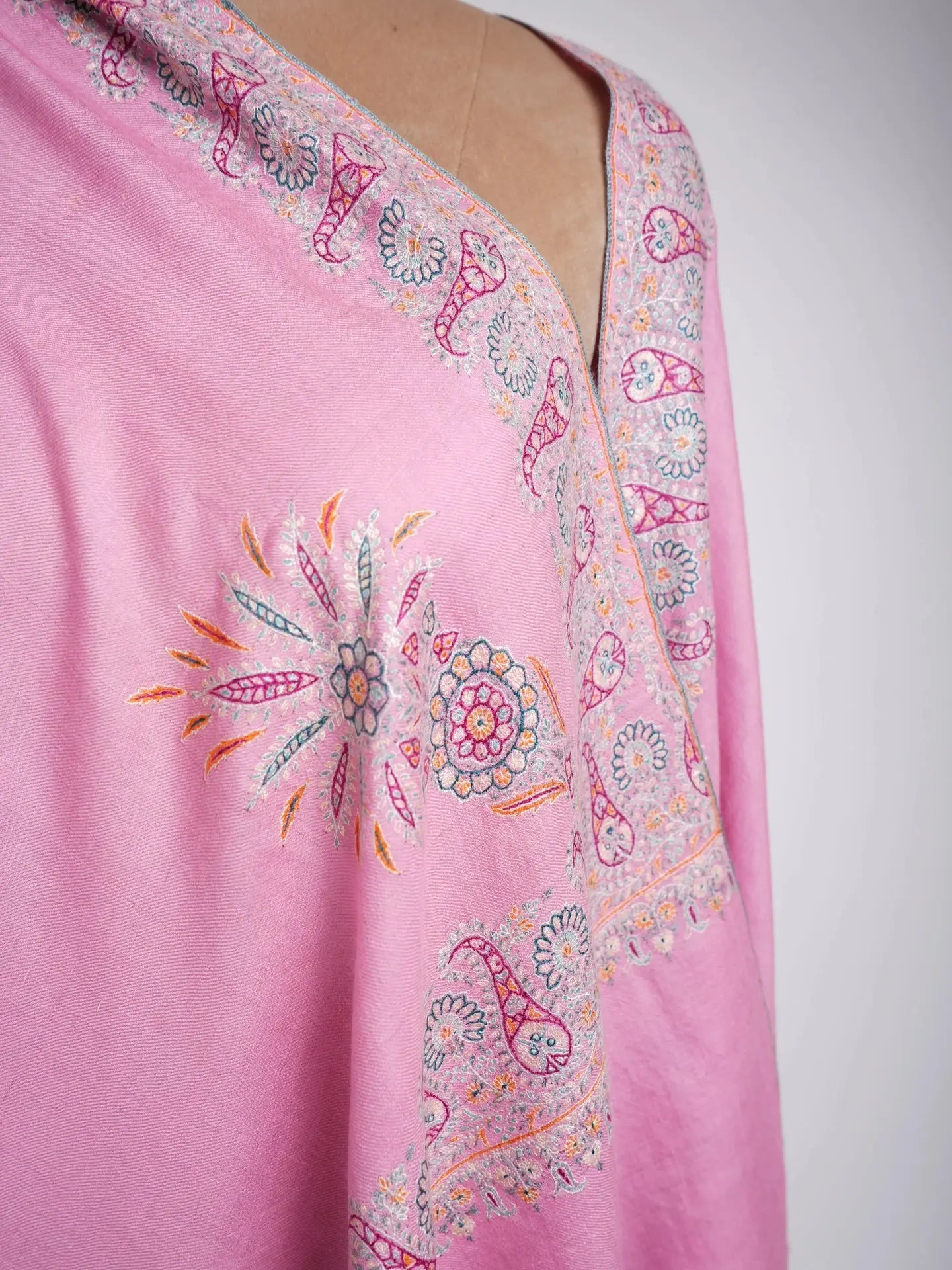 Sozni Daur Dar Hand Embroidered Pashmina Pink Shahkaar