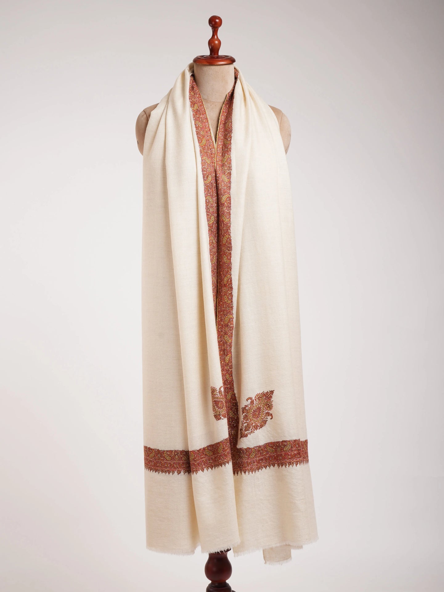 XL White Sozni Embroidered Neem Daur Pure Pashmina Shawl Shahkaar