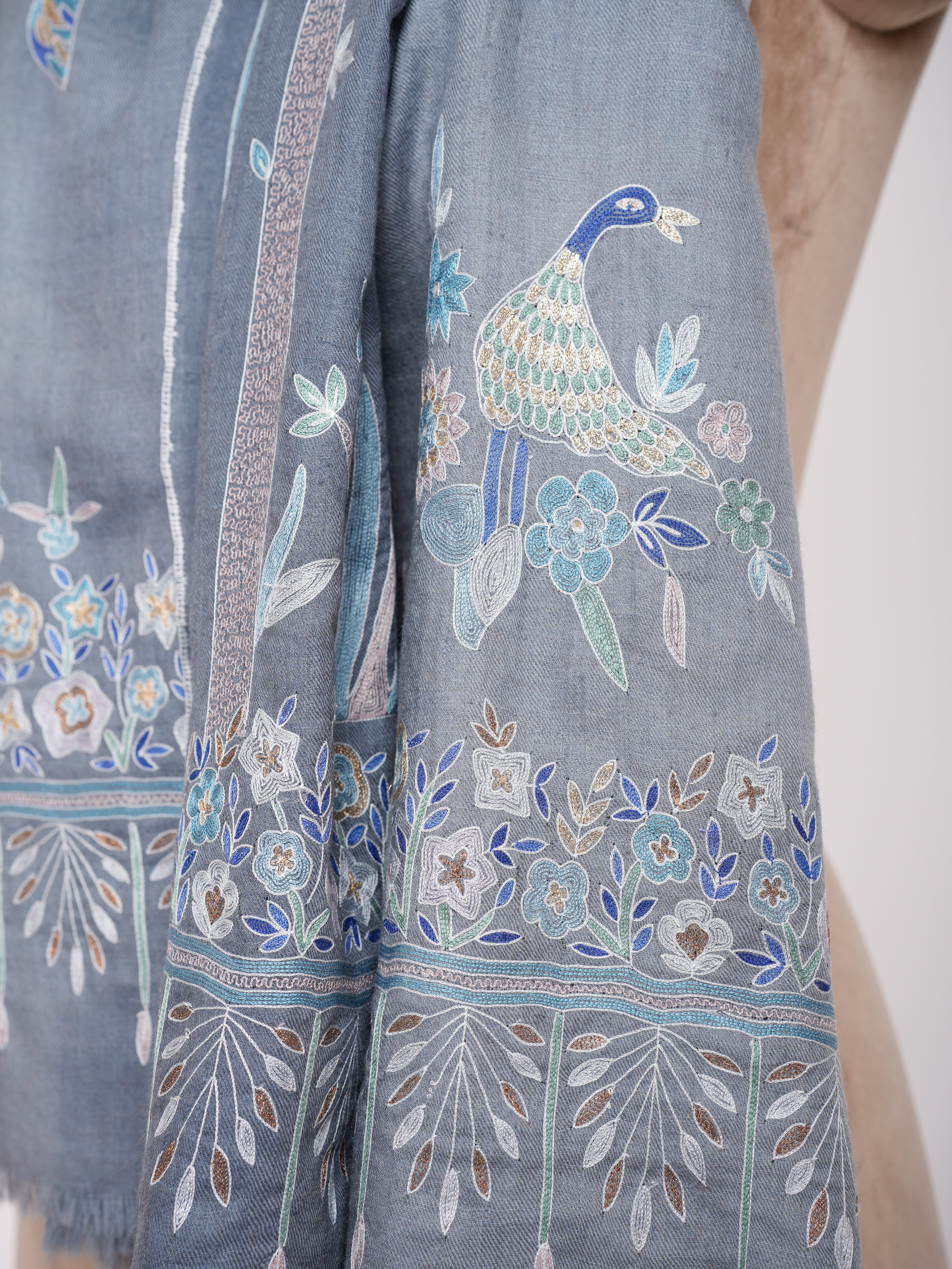 Handbestickter Pfauenbaum-Pashmina-Schal