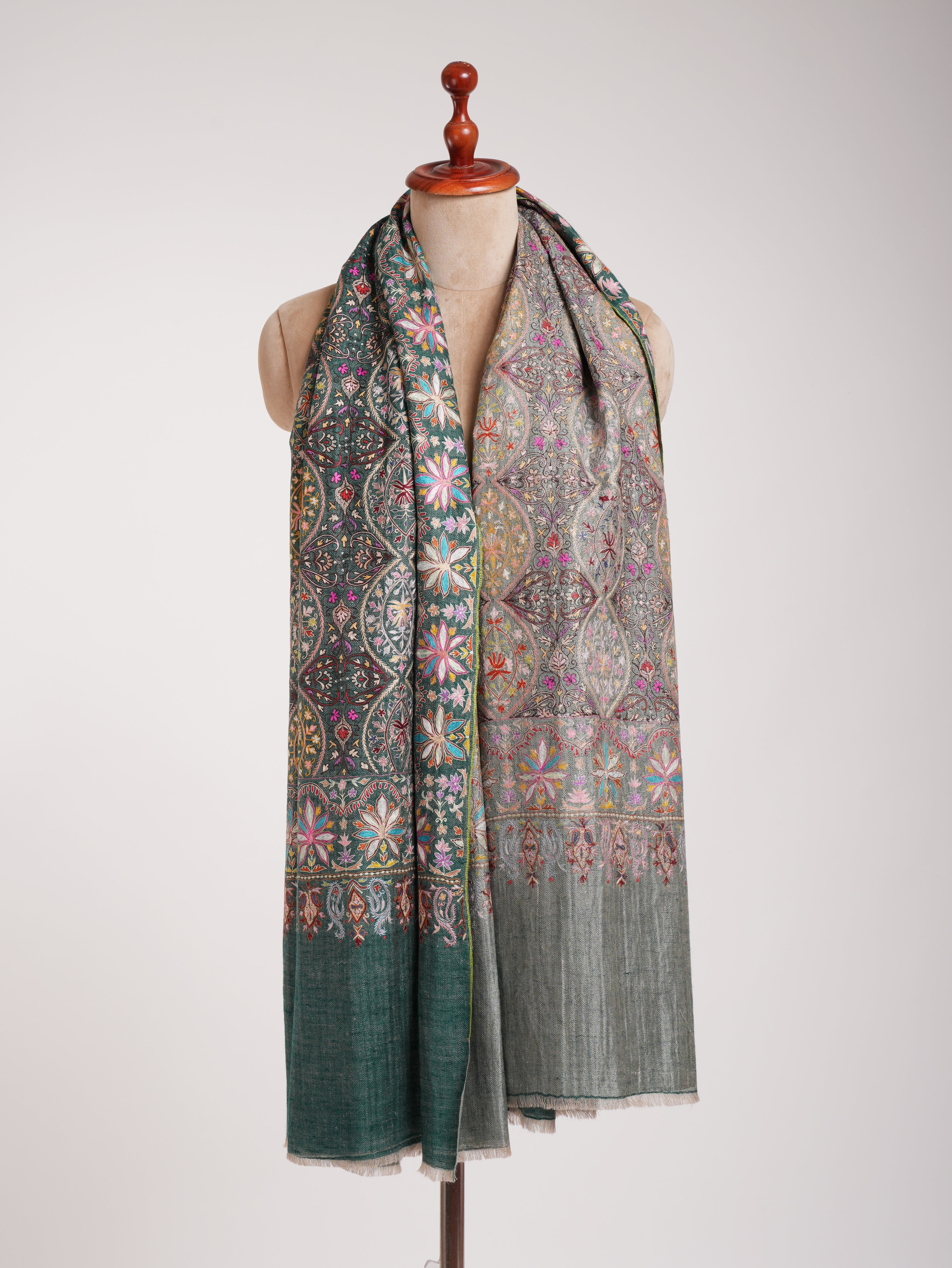 Green foncé et argent Dorukha Art en soie broderie pashina châle