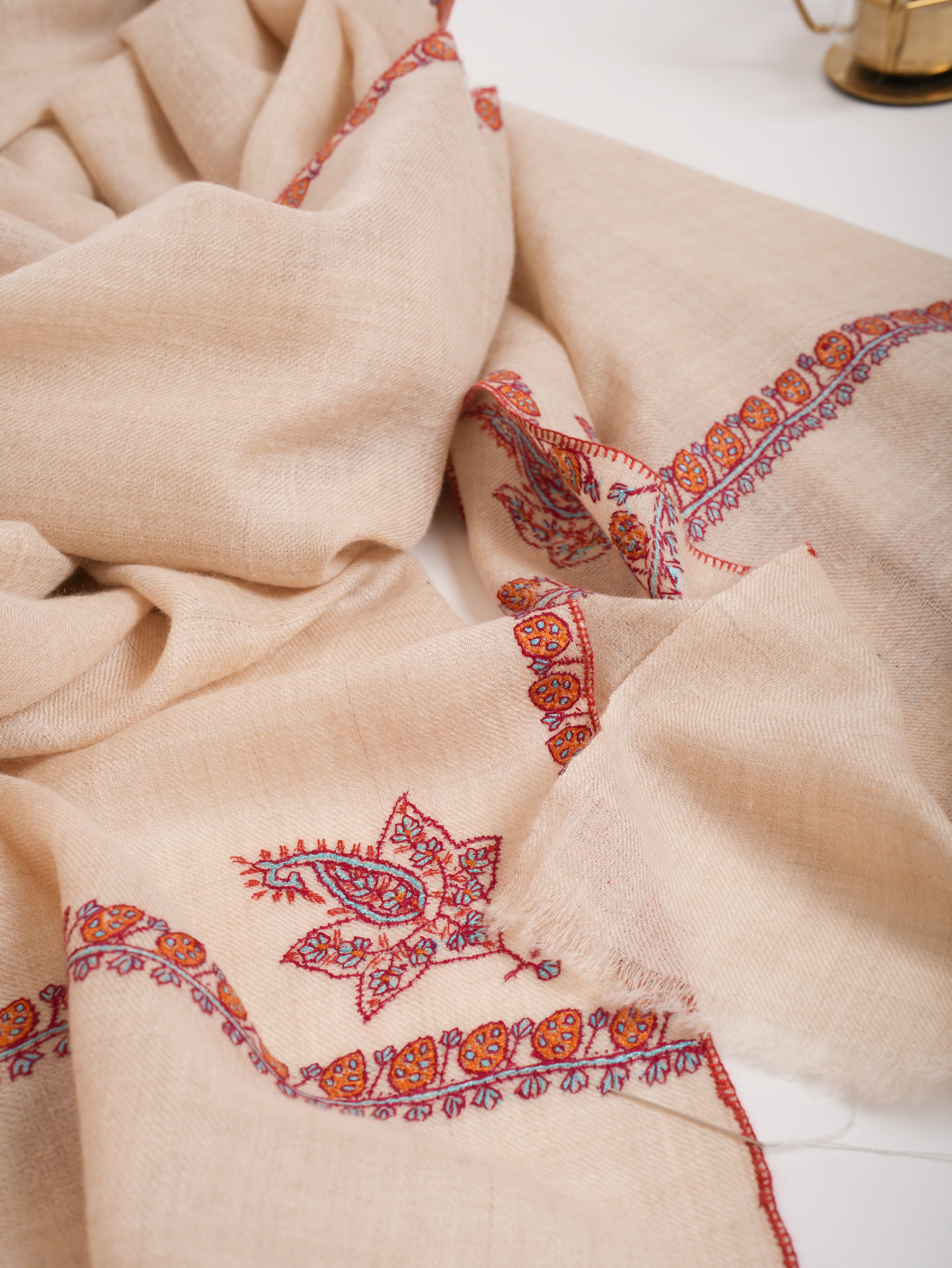 Off White Hashia ricamato India Cashmere Stole