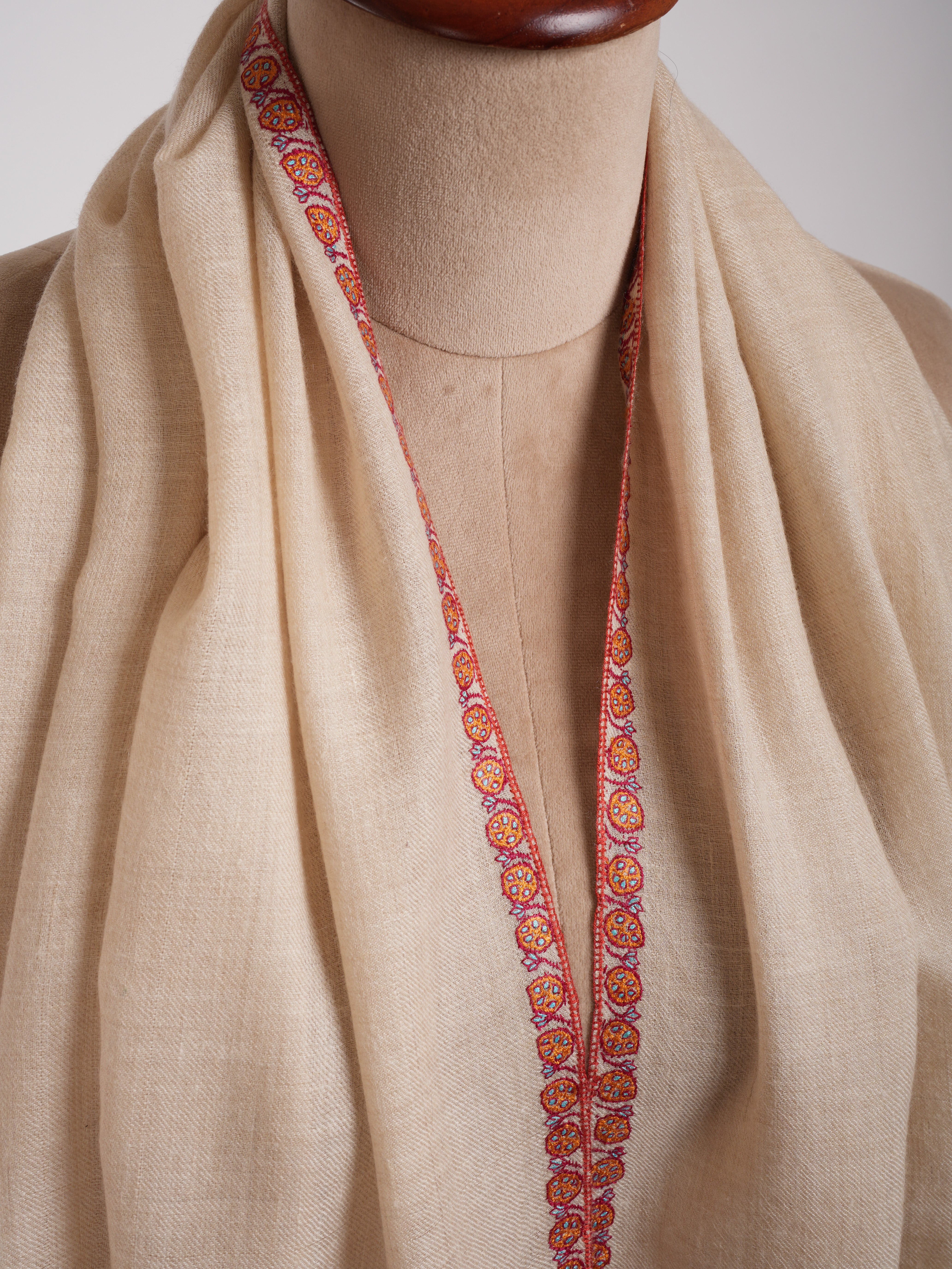 Off White Hashia ricamato India Cashmere Stole