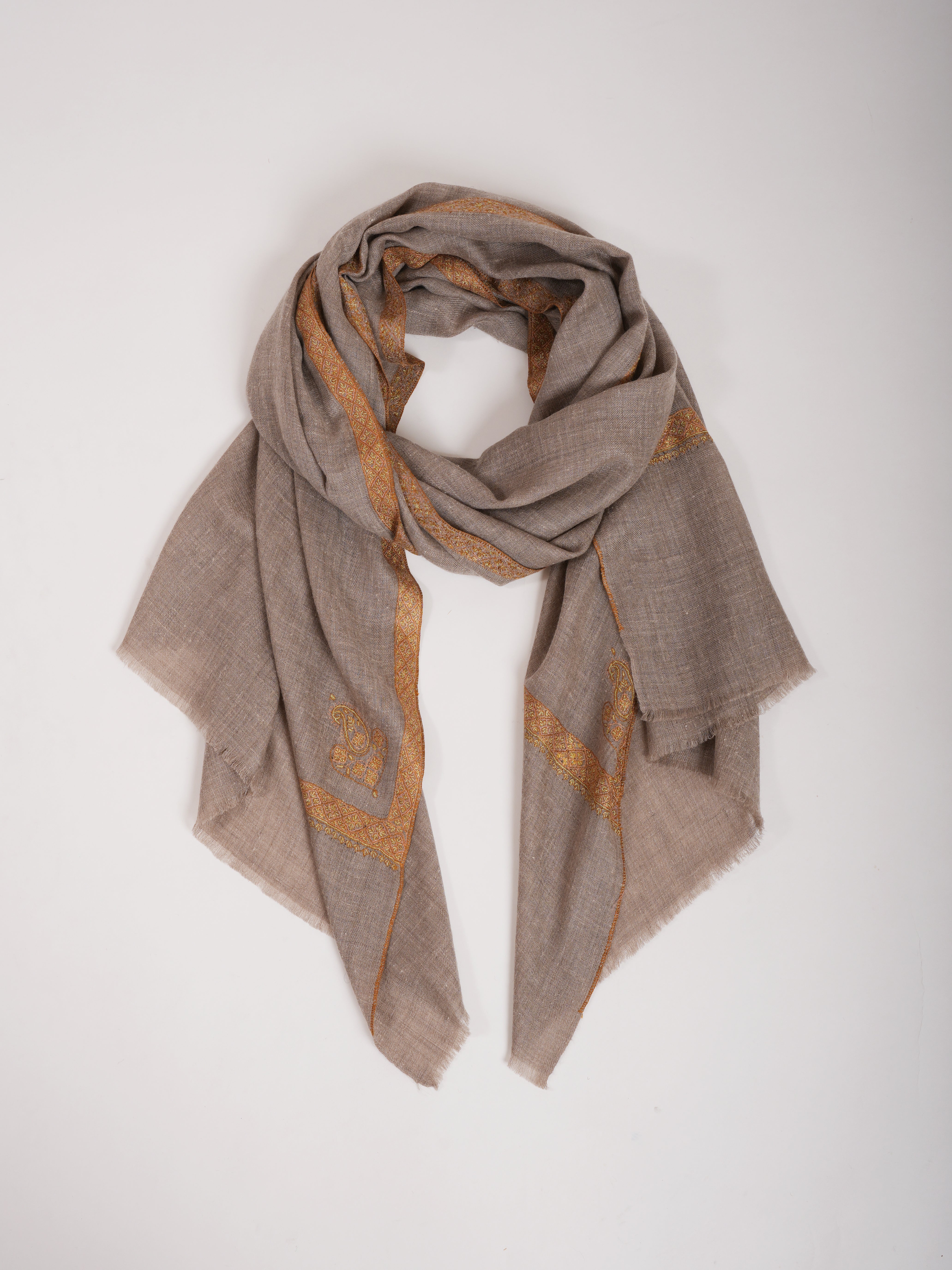 Featherlight Chic & Elegant Cashmere Wrap