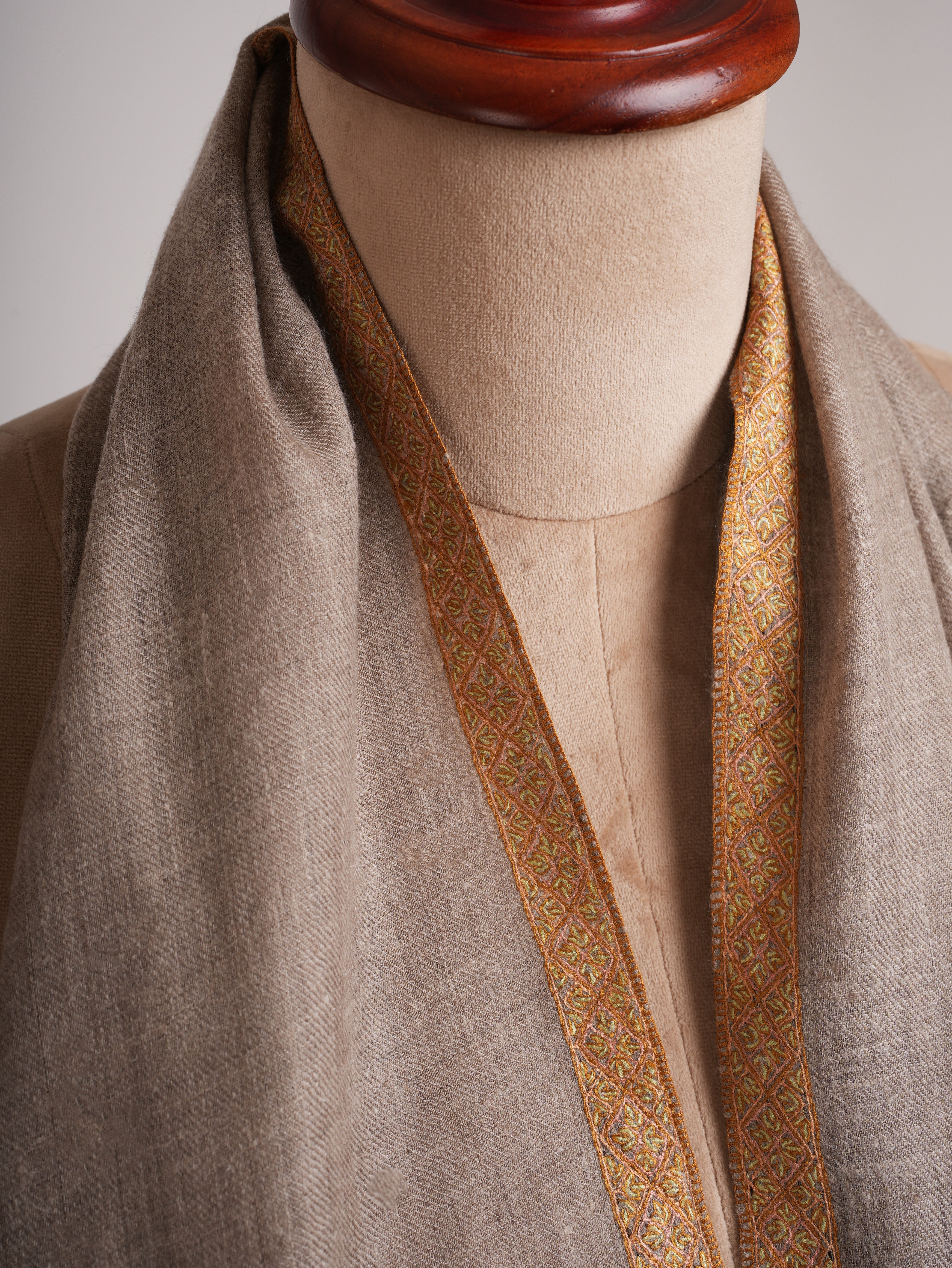 Featherlight Chic & Elegant Cashmere Wrap