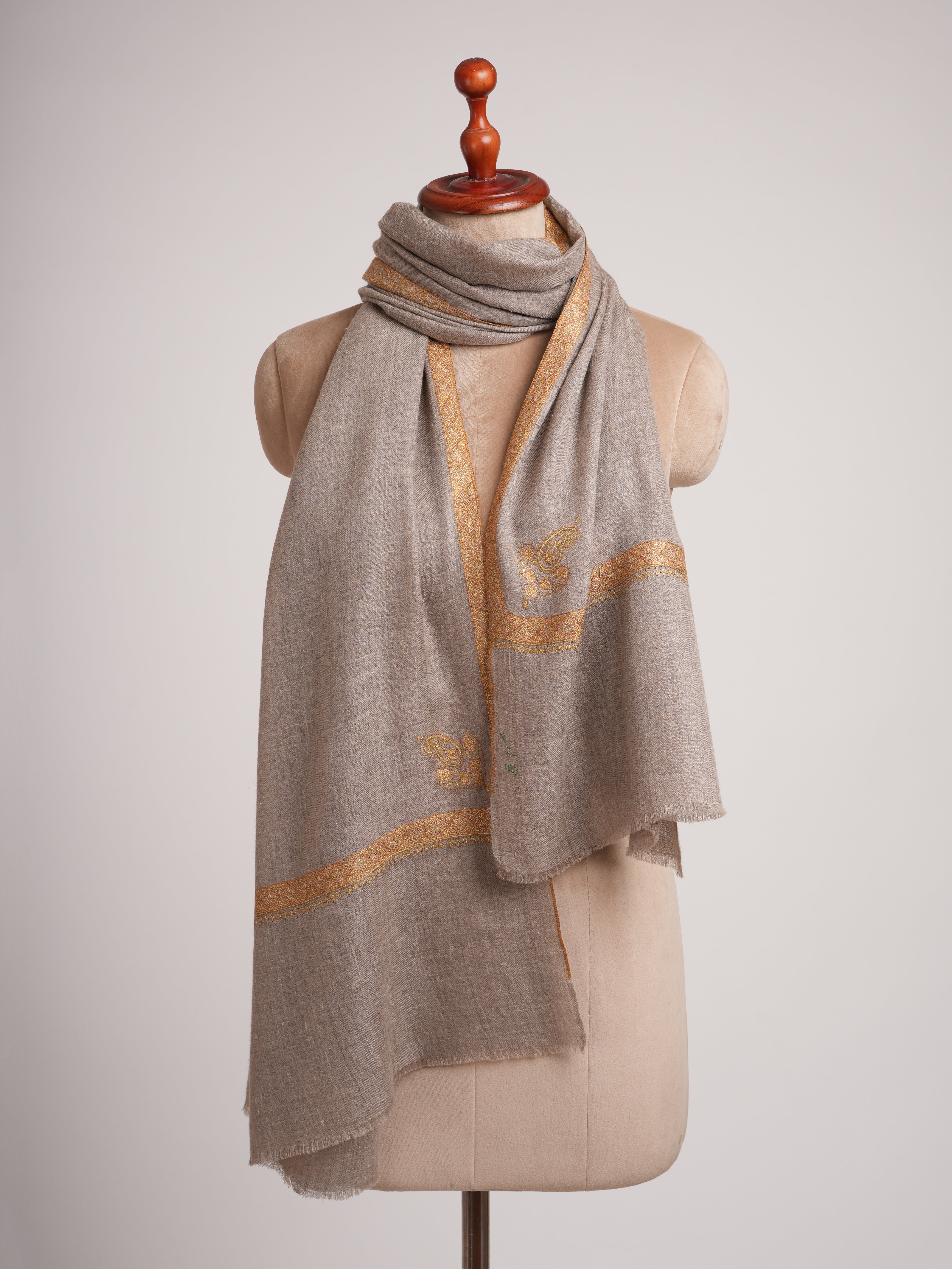 Featherlight Chic & Elegant Cashmere Wrap
