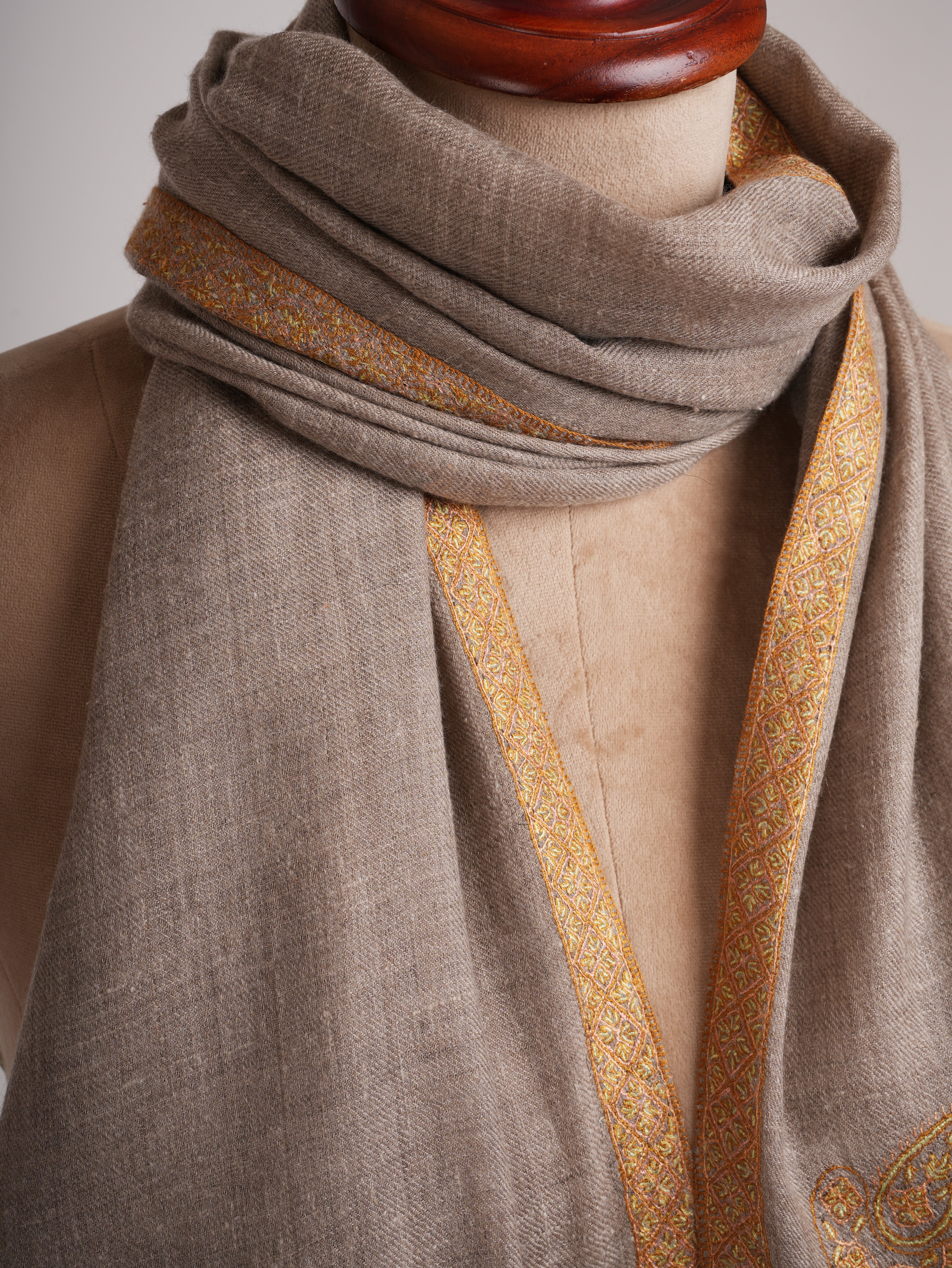 Featherlight Chic & Elegant Cashmere Wrap