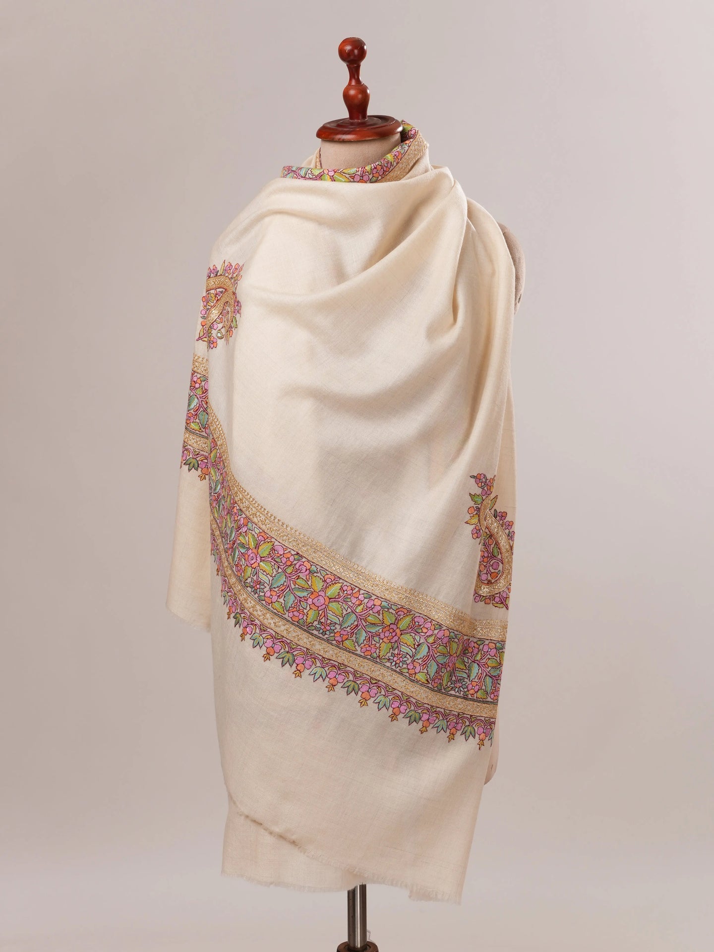 White Daurdar Hand Embroidered Pure Pashmina Shawl Shahkaar.com