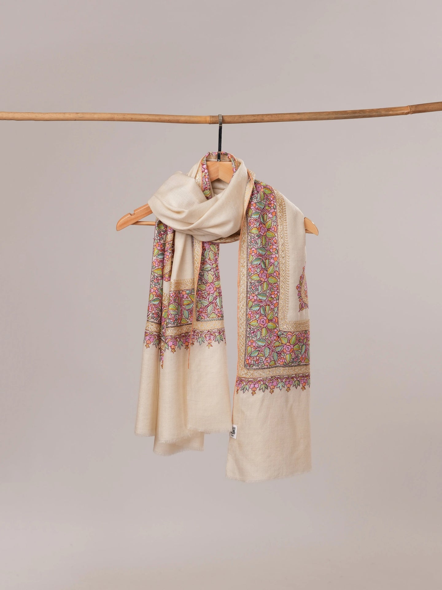 White Daurdar Hand Embroidered Pure Pashmina Shawl Shahkaar.com