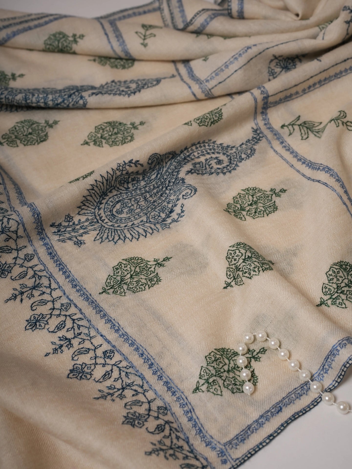 Natural White Handloomed Cashmere Scarf with Sozni Embroidery Shahkaar
