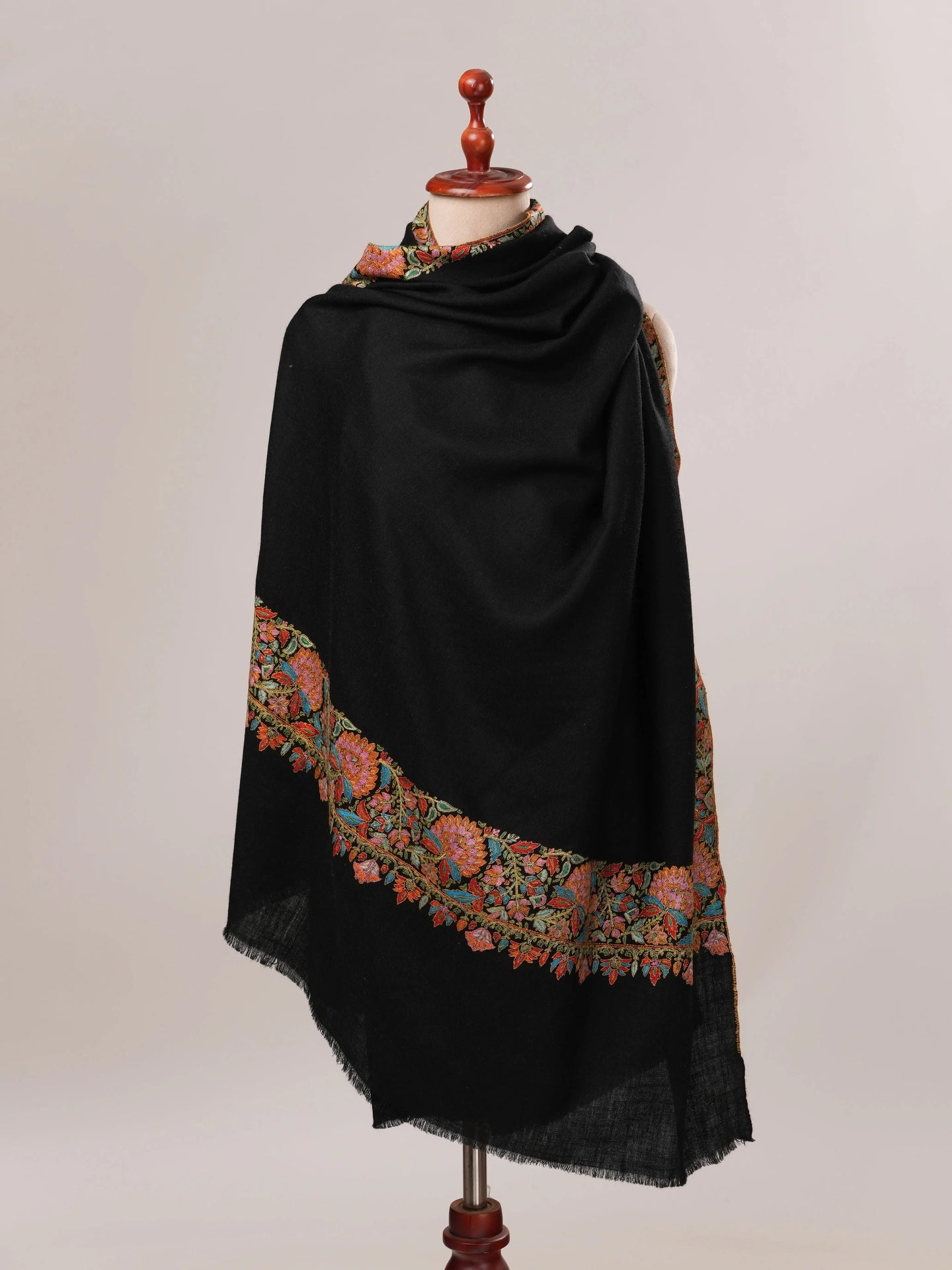 Black Daurdar Hand Embroidered Pure Pashmina Shawl Shahkaar.com