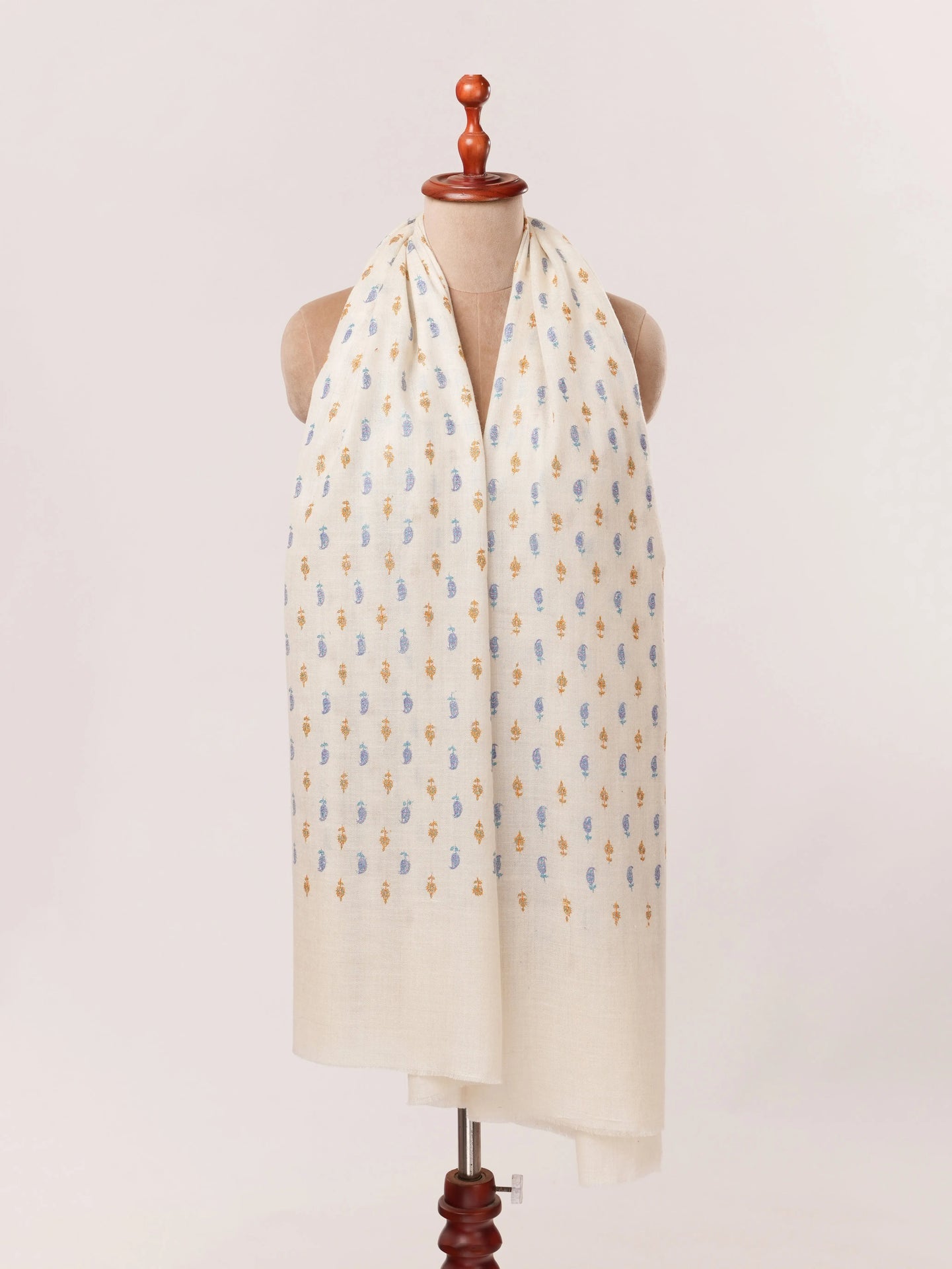 Handcrafted White Handwoven Pashmina Shawl with Kashmiri Buteh Sozni Embroidery Shahkaar.com