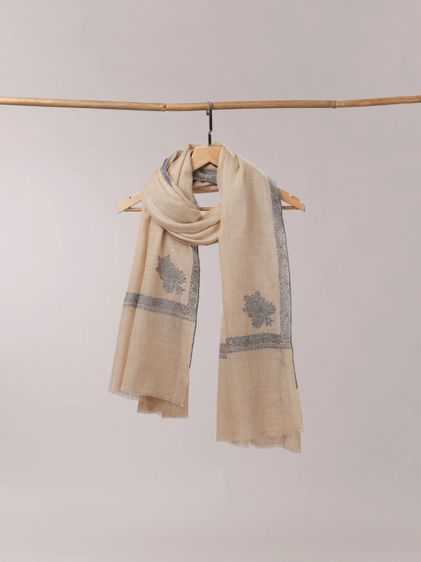 Off White Handwoven Pashmina Shawl with Border Hand Embroidery Shahkaar.com