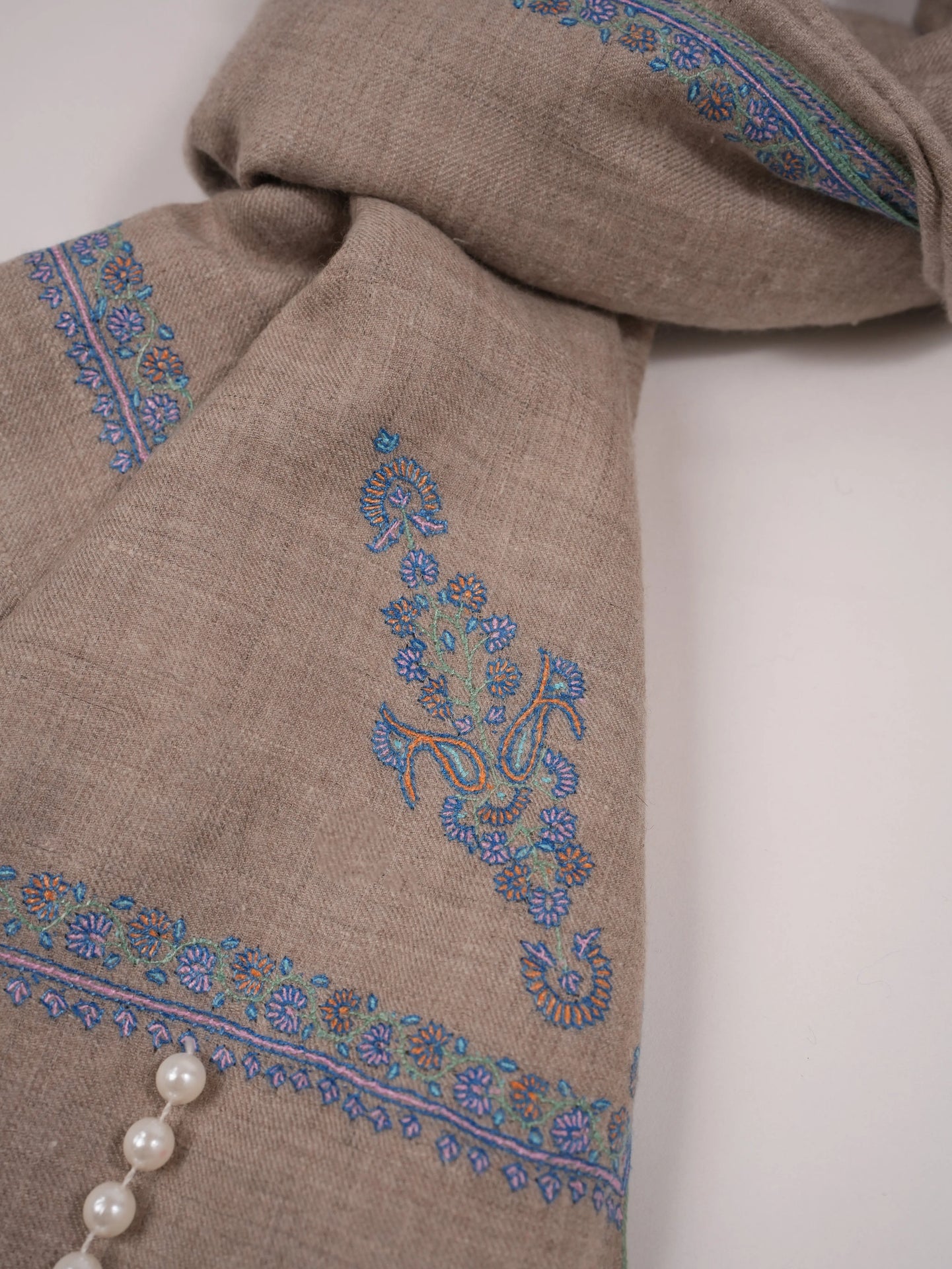 Classic Beige Handwoven Pashmina Shawl with Kashmiri Baildar Hand Embroidery Shahkaar.com